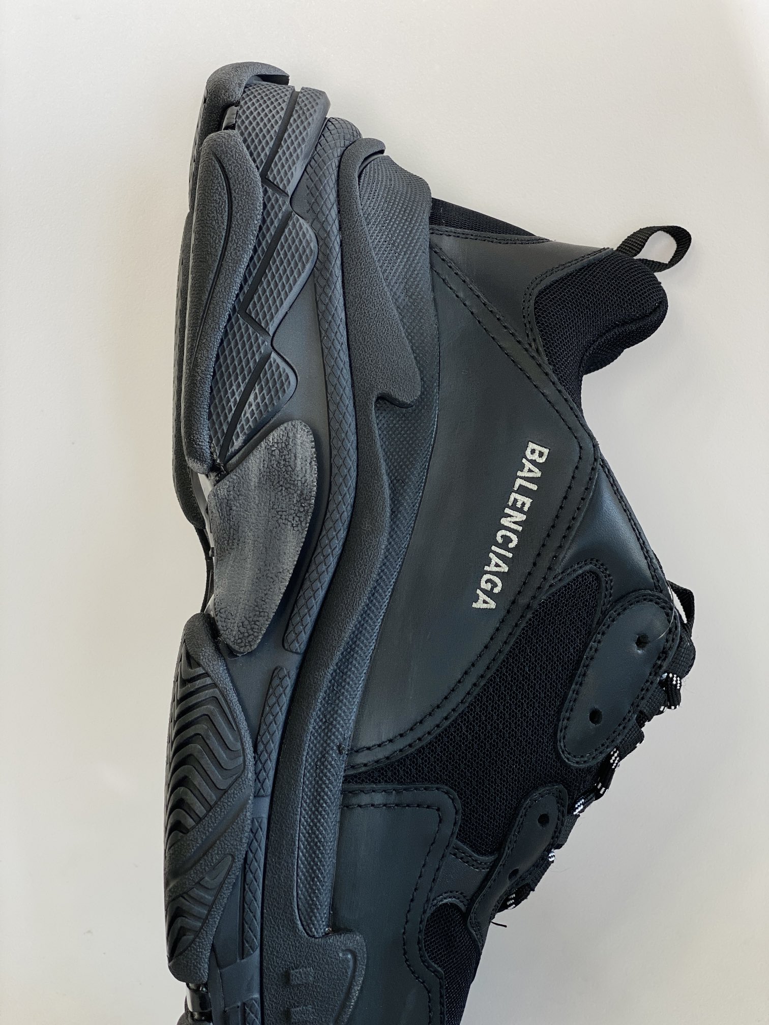 Balenciaga Track 1.0 黑色做旧 巴黎世家 老爹鞋 运动 复古板鞋 休闲鞋 男鞋 女鞋 534162W09OM1000