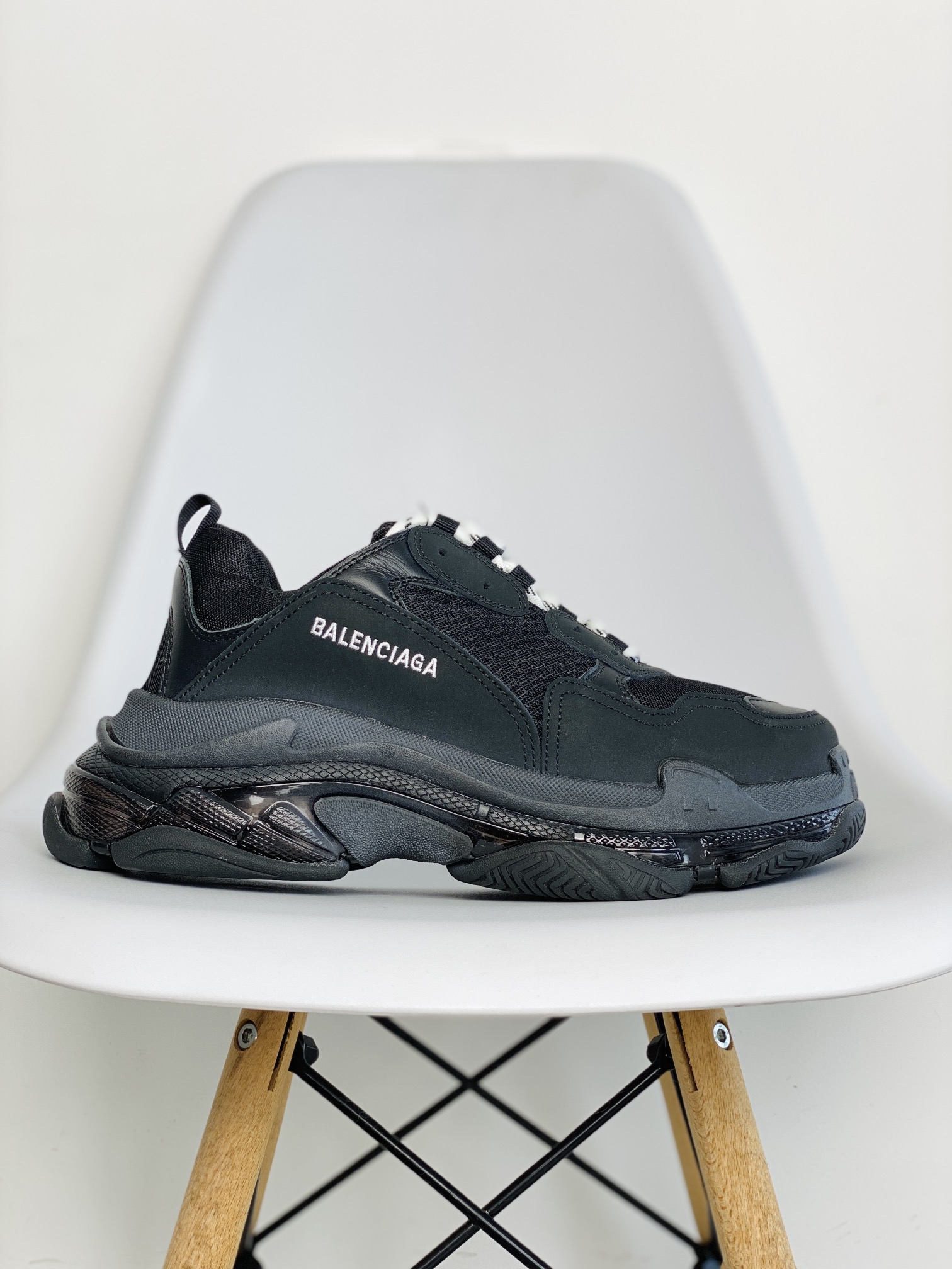 Balenciaga Track 1.0 黑色气垫 做旧 巴黎世家 老爹鞋 运动 复古板鞋 休闲鞋 男鞋 女鞋 541624W2FB1100
