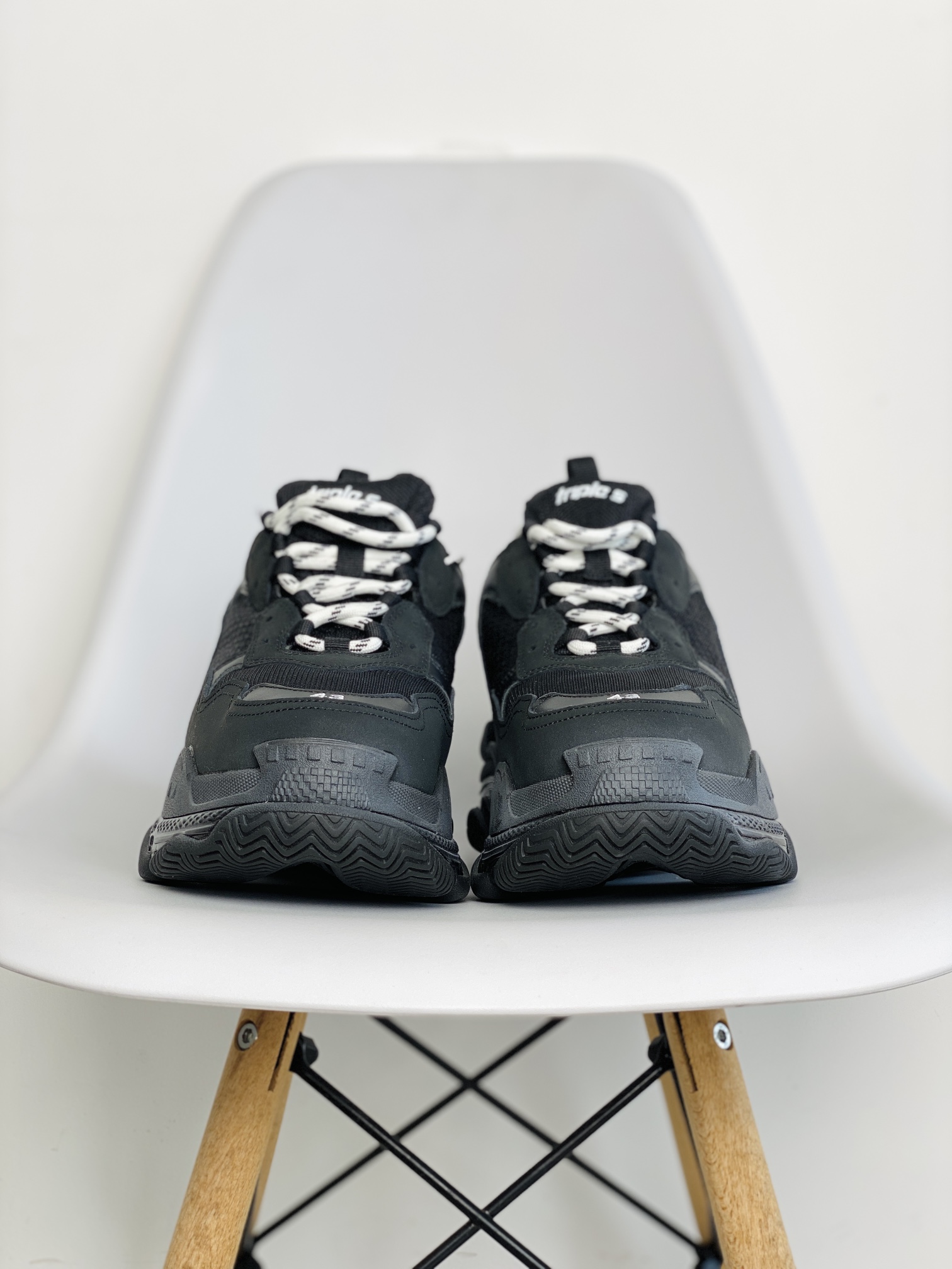 Balenciaga Track 1.0 黑色气垫 做旧 巴黎世家 老爹鞋 运动 复古板鞋 休闲鞋 男鞋 女鞋 541624W2FB1100