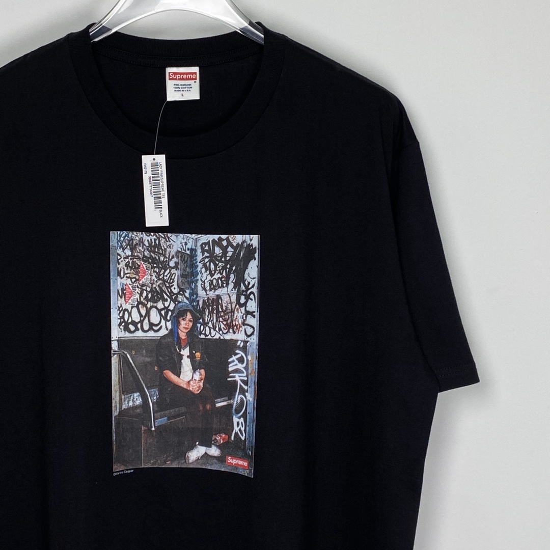 Supreme  21FW LADY PINK  Tee 平克夫人 黑色  印花纯色短袖   短袖 T 恤 男女同款 