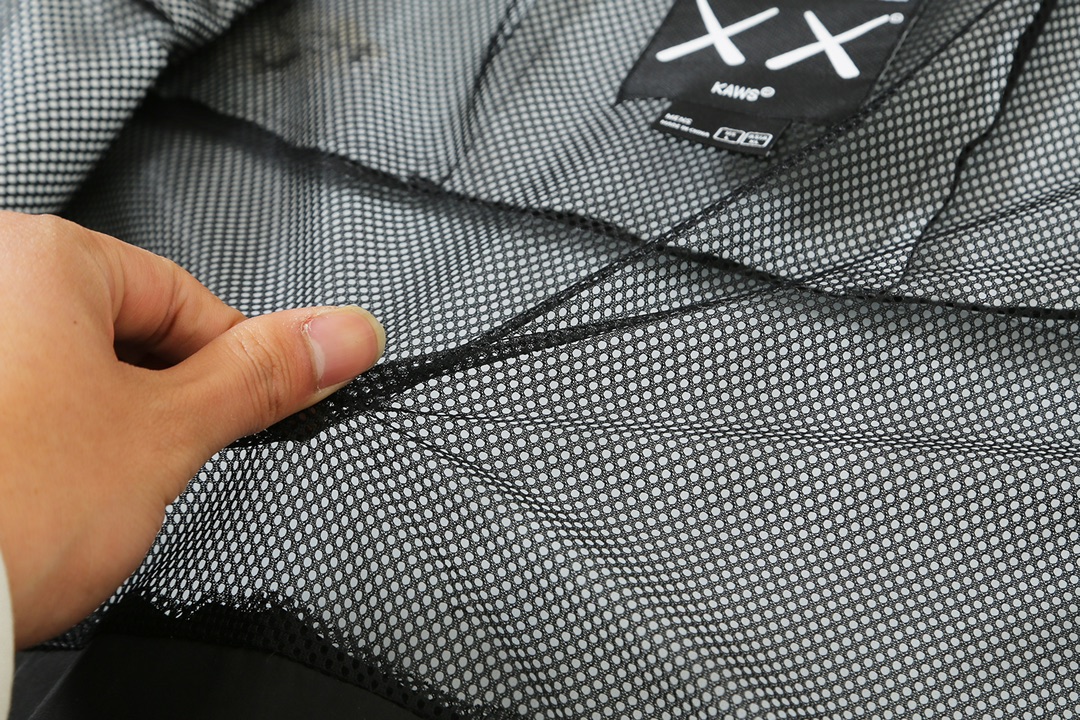 現貨 Kaws THE NORTH FACE   TNF1986  黑色 冲锋衣 夹克  北面 北脸  外套 长袖 保暖 男女同款  