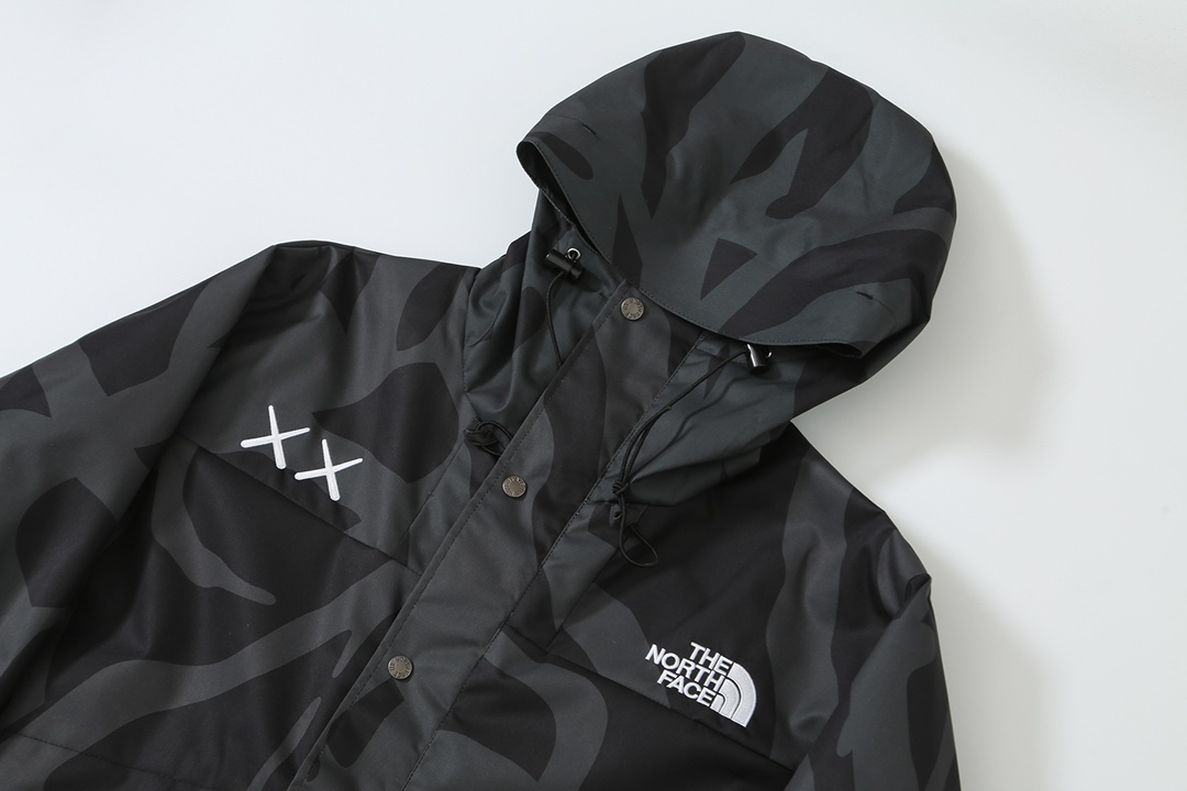 現貨 Kaws THE NORTH FACE   TNF1986  黑色 冲锋衣 夹克  北面 北脸  外套 长袖 保暖 男女同款  