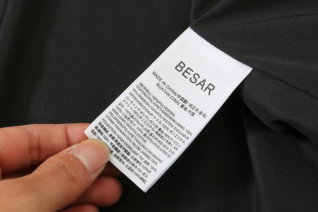 現貨 Kaws THE NORTH FACE   TNF1986  黑色 冲锋衣 夹克  北面 北脸  外套 长袖 保暖 男女同款  