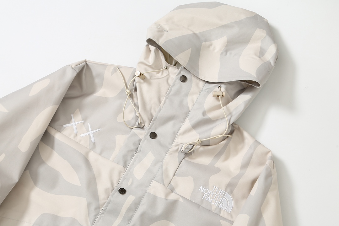 現貨 Kaws THE NORTH FACE   TNF1986  白色 冲锋衣 夹克  北面 北脸  外套 长袖 保暖 男女同款  