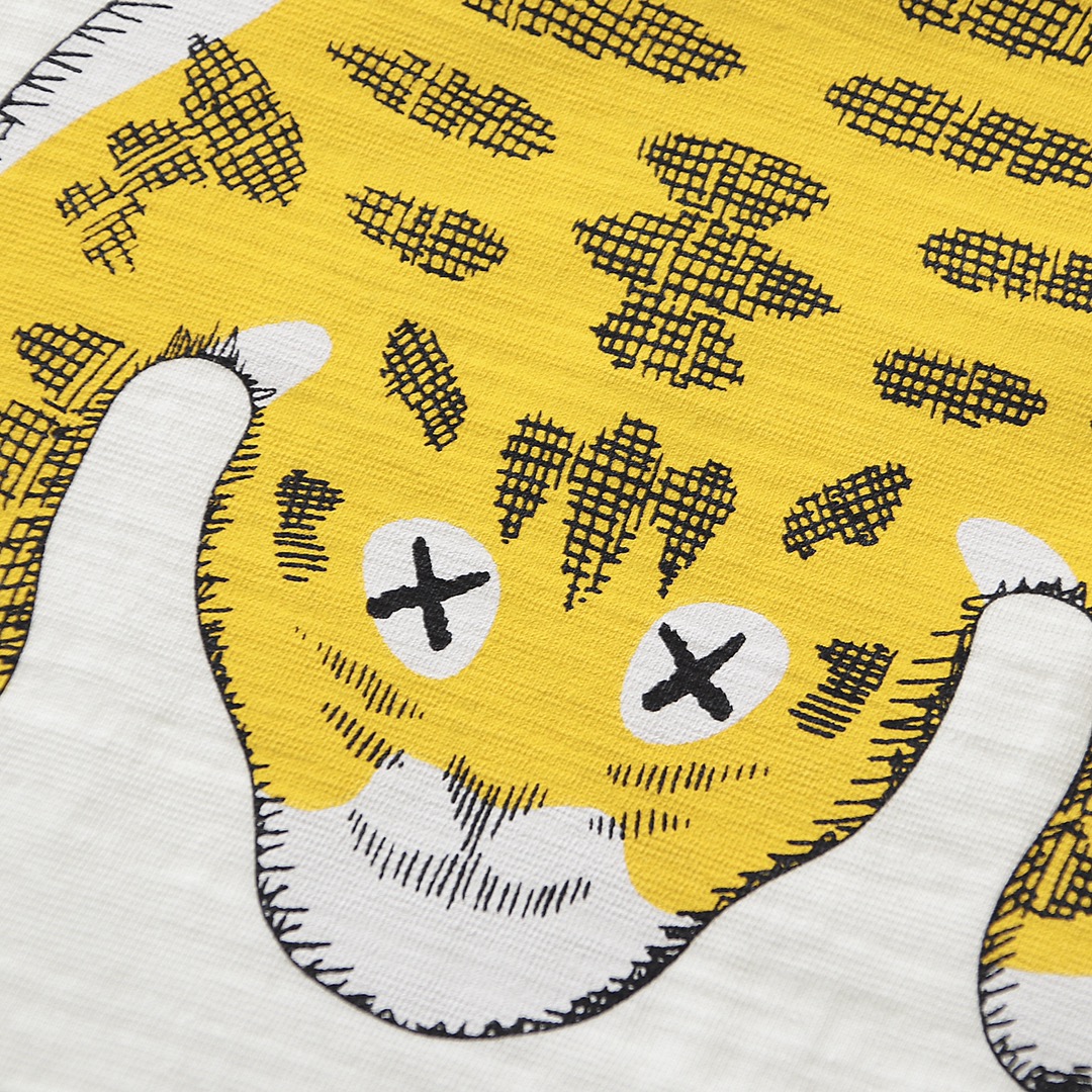 HUMAN MADE KAWSFW21 白色 黑色 虎头 鸭子爱心 卡通印花 圆领短袖T恤 男女同款 HM21TE009