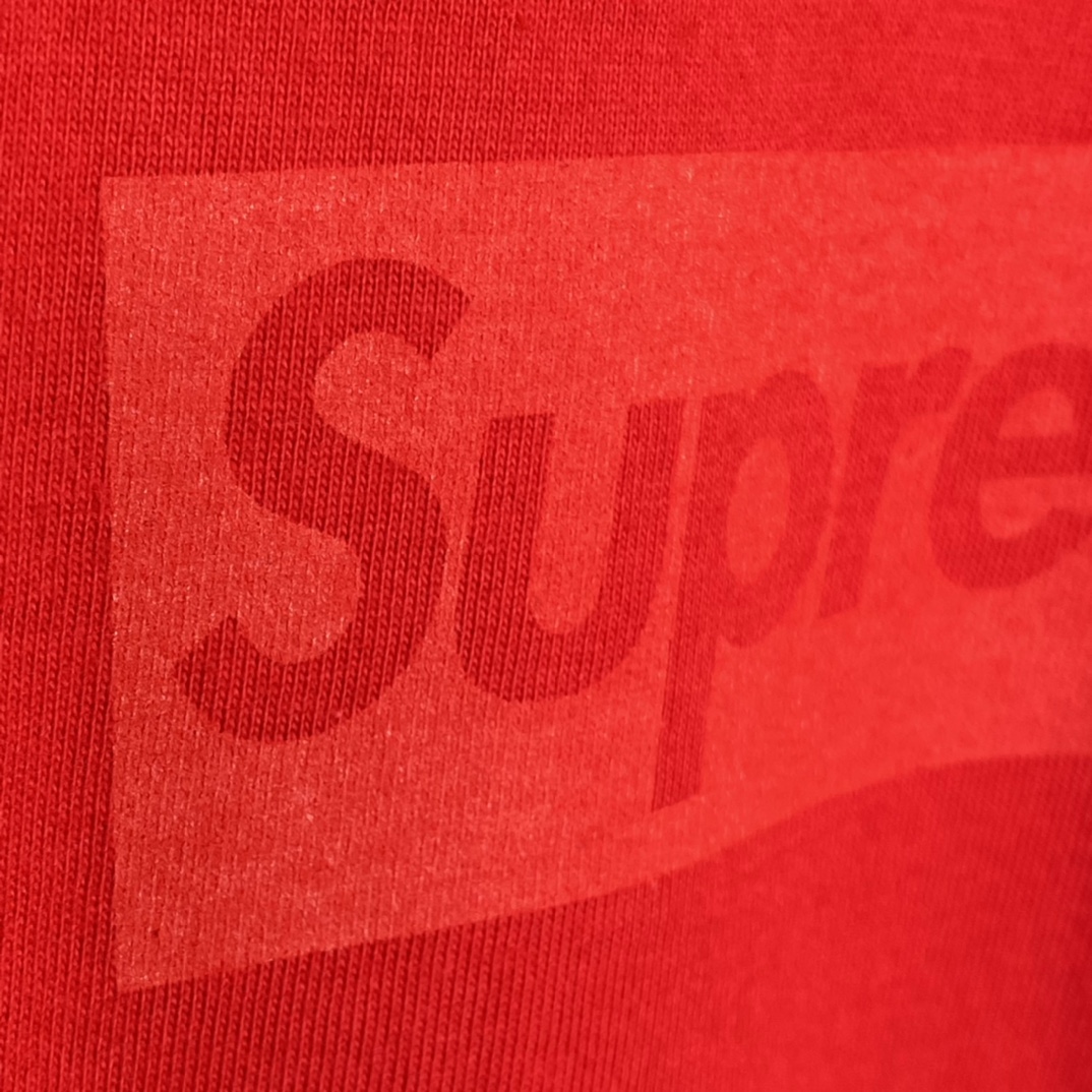 同色 SUPREME 23SS Tee 字母logo 红色 短袖 T 恤 男女同款  