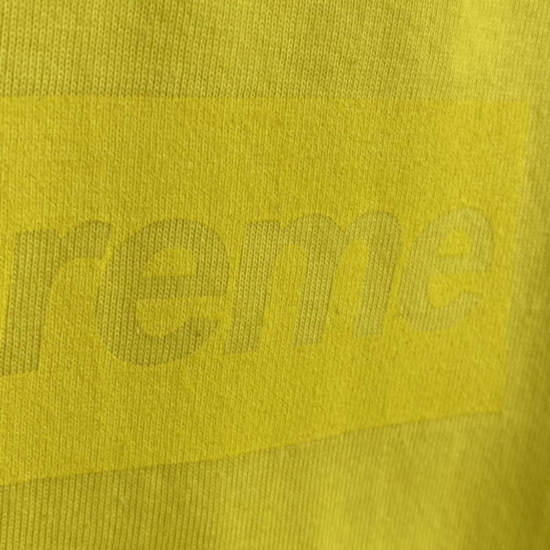 同色 SUPREME 23SS Tee 字母logo 黄色 短袖 T 恤 男女同款  
