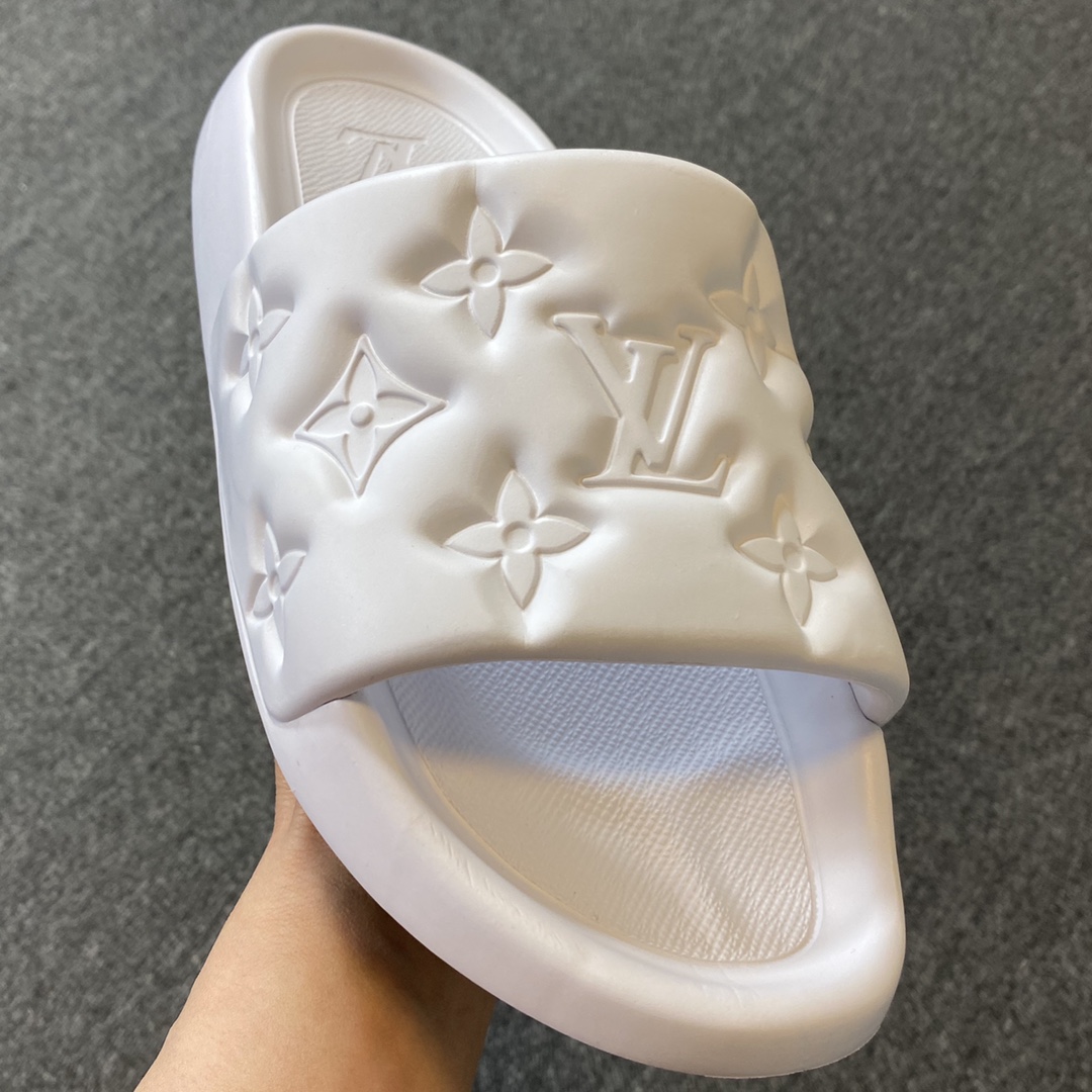 LV拖鞋 Louis Vuitton 路易威登 白色 浮雕 压纹 时尚凉拖 室内外休闲鞋 1A9FK3