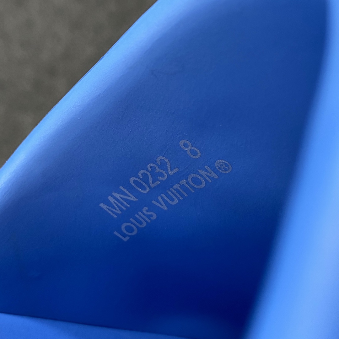  LV拖鞋 Louis Vuitton 路易威登 蓝色 浮雕 压纹 时尚凉拖 室内外休闲鞋 1A9ZM5