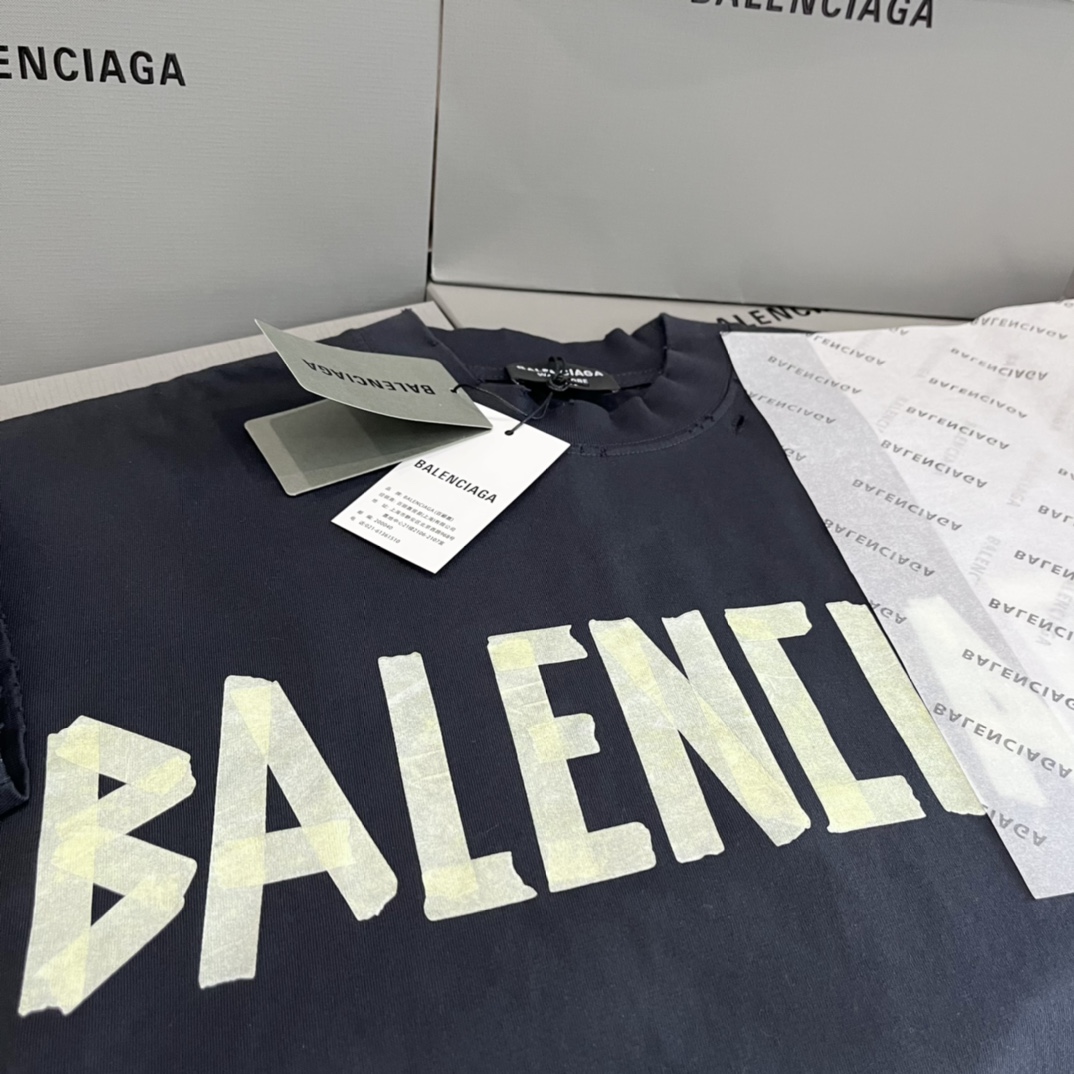  Balenciaga 巴黎世家  美纹贴纸 黄胶带字母印花涂鸦破坏水洗蜡   T 恤 圆领 短袖 夏季 男女同款  