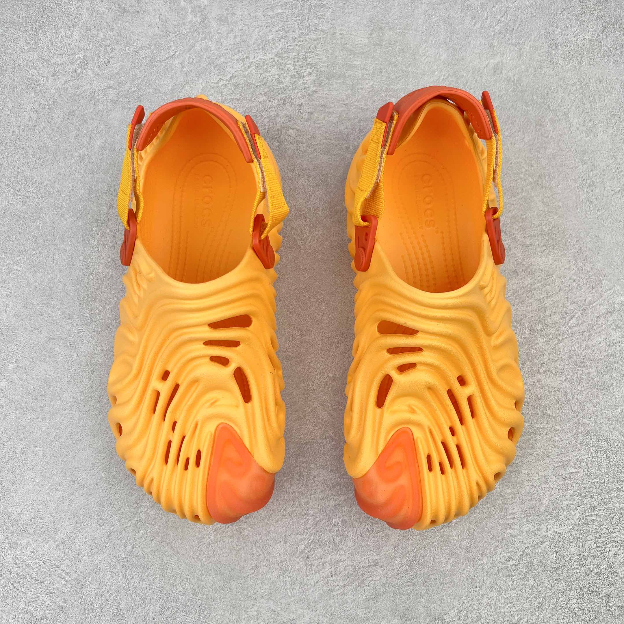  Salehe Bembury Crocs Pollex Clog Cucumber 黃色  卡骆驰指纹式 脊骨系列 夏日沙滩室内外穿搭休闲涉水洞洞鞋凉拖鞋  男女同款  