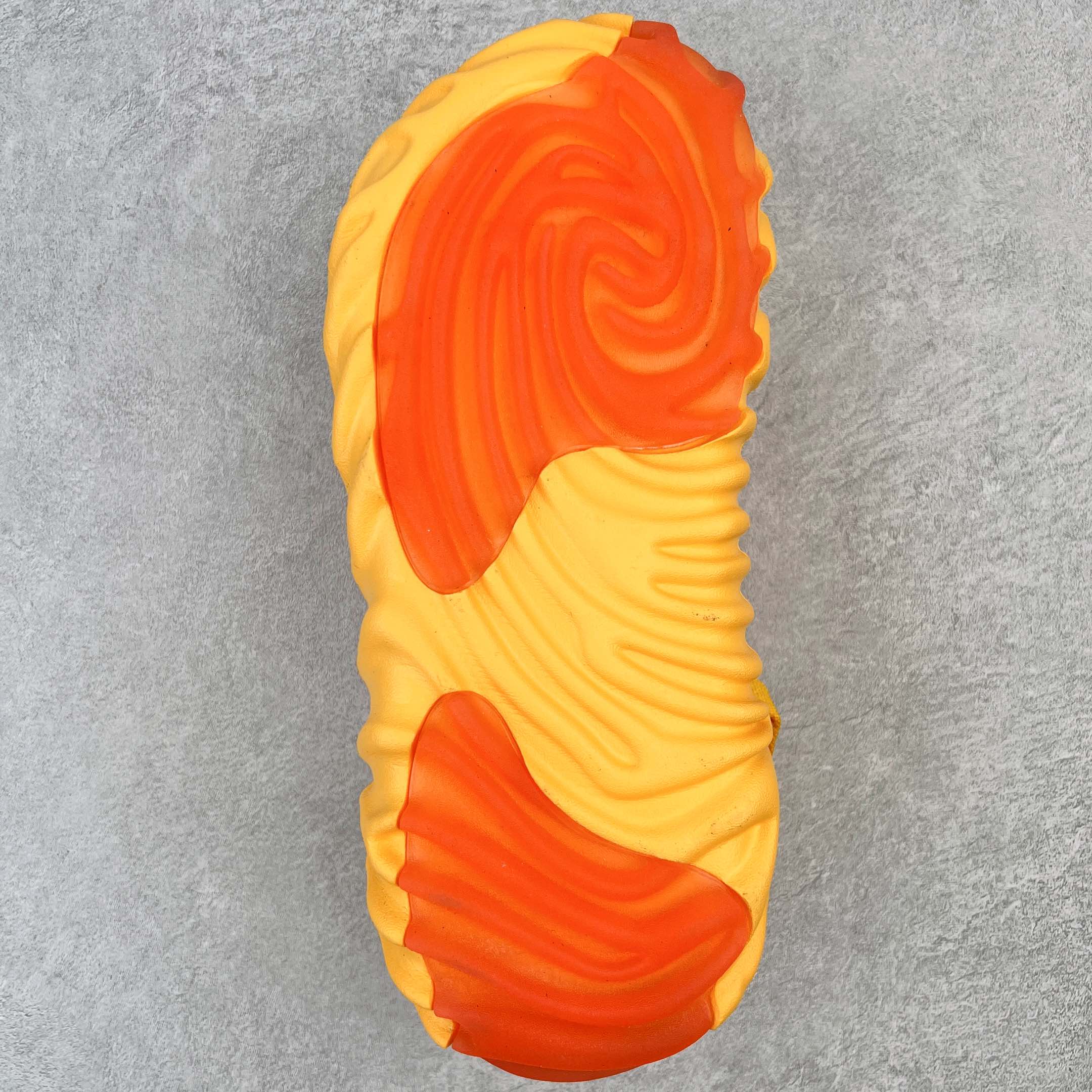  Salehe Bembury Crocs Pollex Clog Cucumber 黃色  卡骆驰指纹式 脊骨系列 夏日沙滩室内外穿搭休闲涉水洞洞鞋凉拖鞋  男女同款  