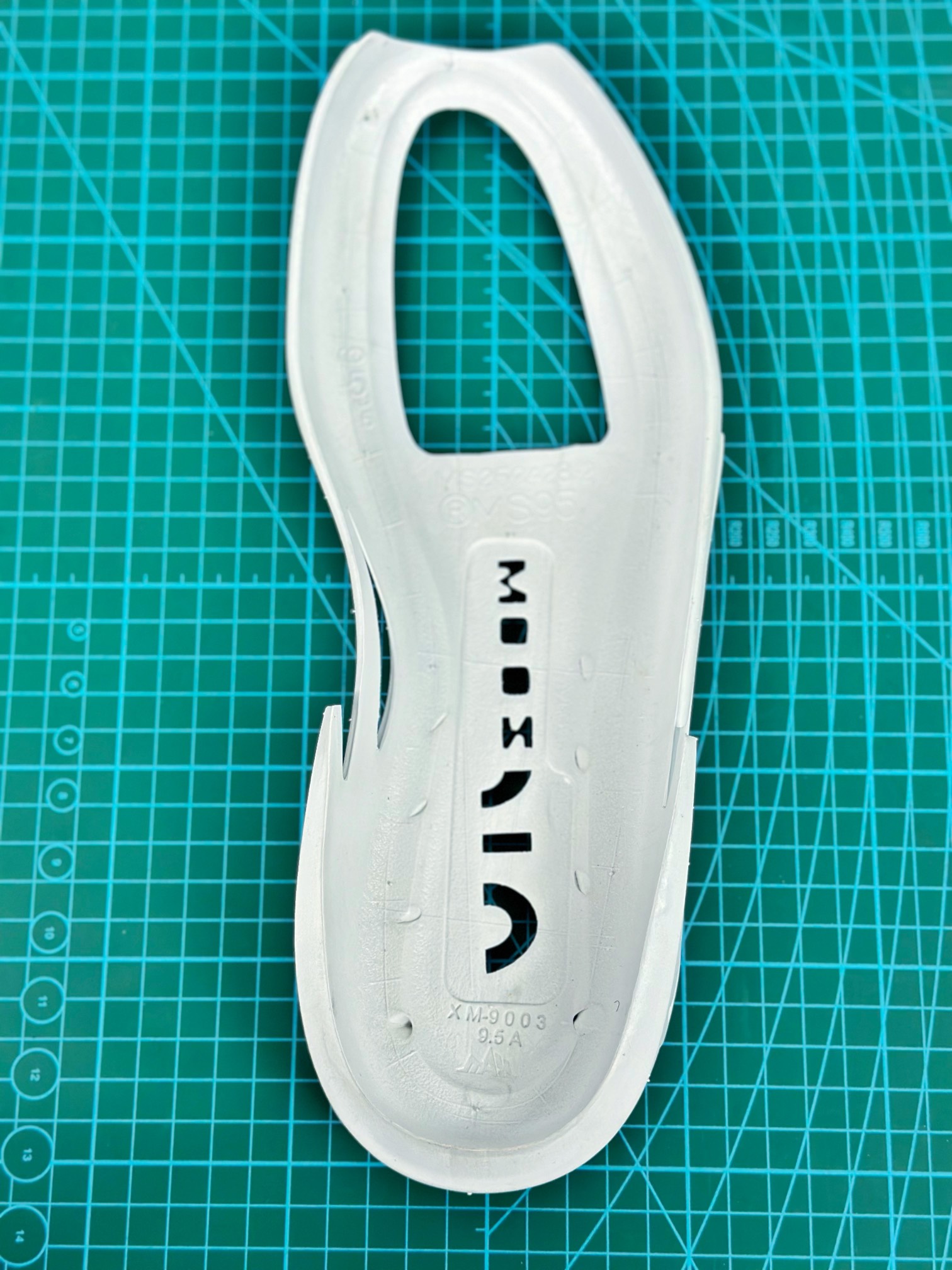 滅世 GT Cut 2.0  低筒   全掌 气垫 防滑耐磨 籃球鞋 實戰鞋 球鞋 波鞋 男鞋 白黑 DJ6013-003