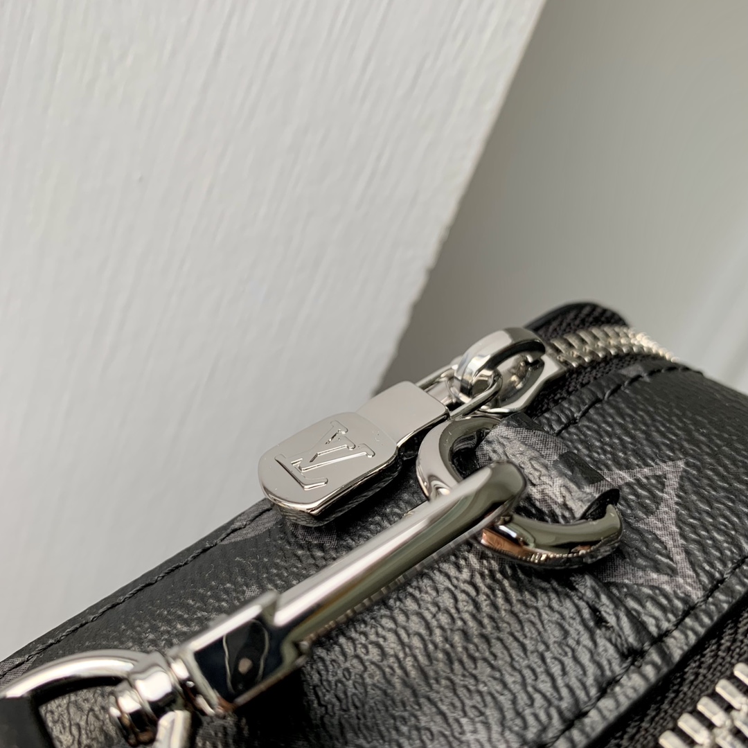 LOUIS VUITTON Alpha Wearable  经典 老花 可拆卸调节肩带 拉链   斜挎包  黑色 M81260