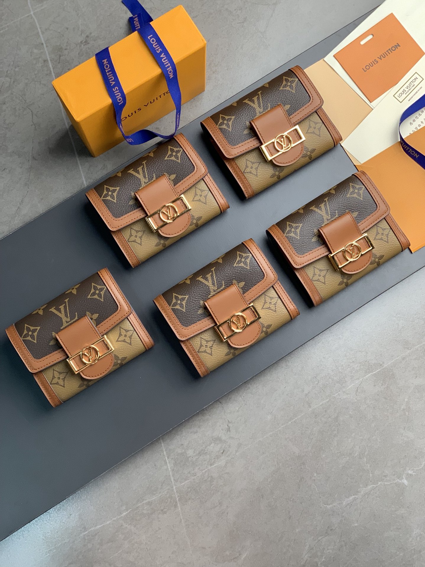 LOUIS VUITTON 路易威登 达芙妮！短款钱夹 Dauphine  经典老花压纹牛皮 钱夹 钱包 卡包 名片夹 女款 M68725