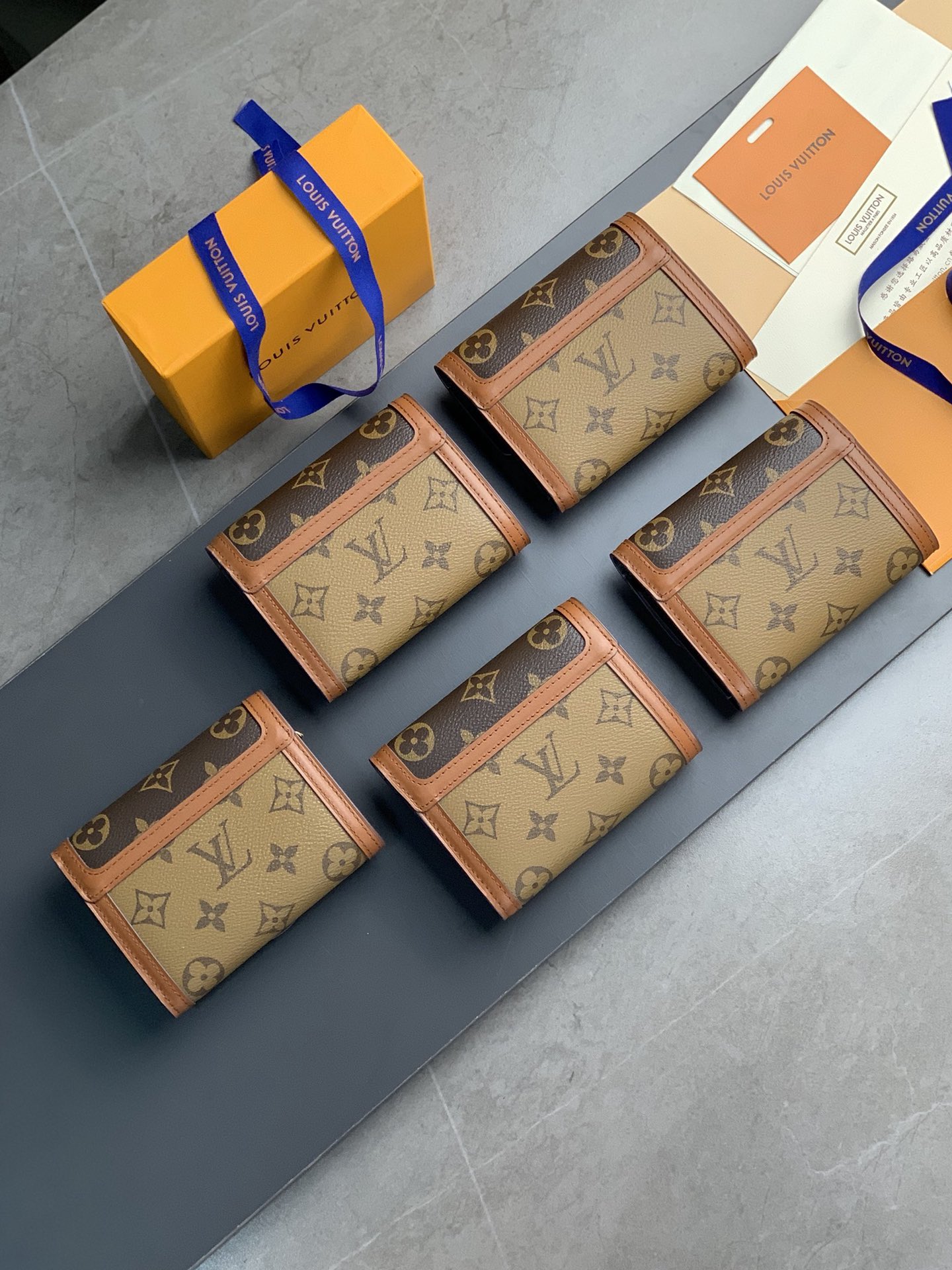 LOUIS VUITTON 路易威登 达芙妮！短款钱夹 Dauphine  经典老花压纹牛皮 钱夹 钱包 卡包 名片夹 女款 M68725