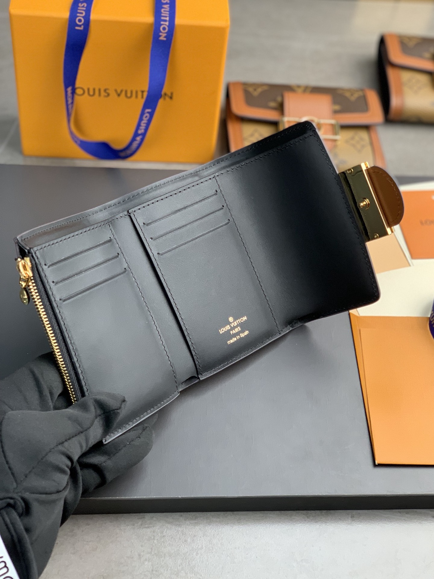 LOUIS VUITTON 路易威登 达芙妮！短款钱夹 Dauphine  经典老花压纹牛皮 钱夹 钱包 卡包 名片夹 女款 M68725