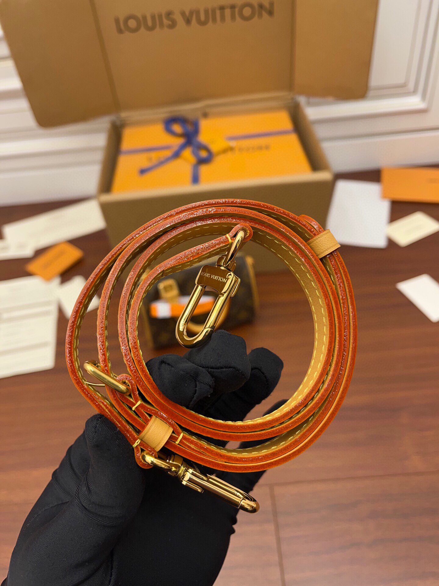 LOUIS VUITTON Speedy Nano 经典  老花 可拆卸调节肩带 拉链   斜挎包  女款 迷你 棕色 M81085