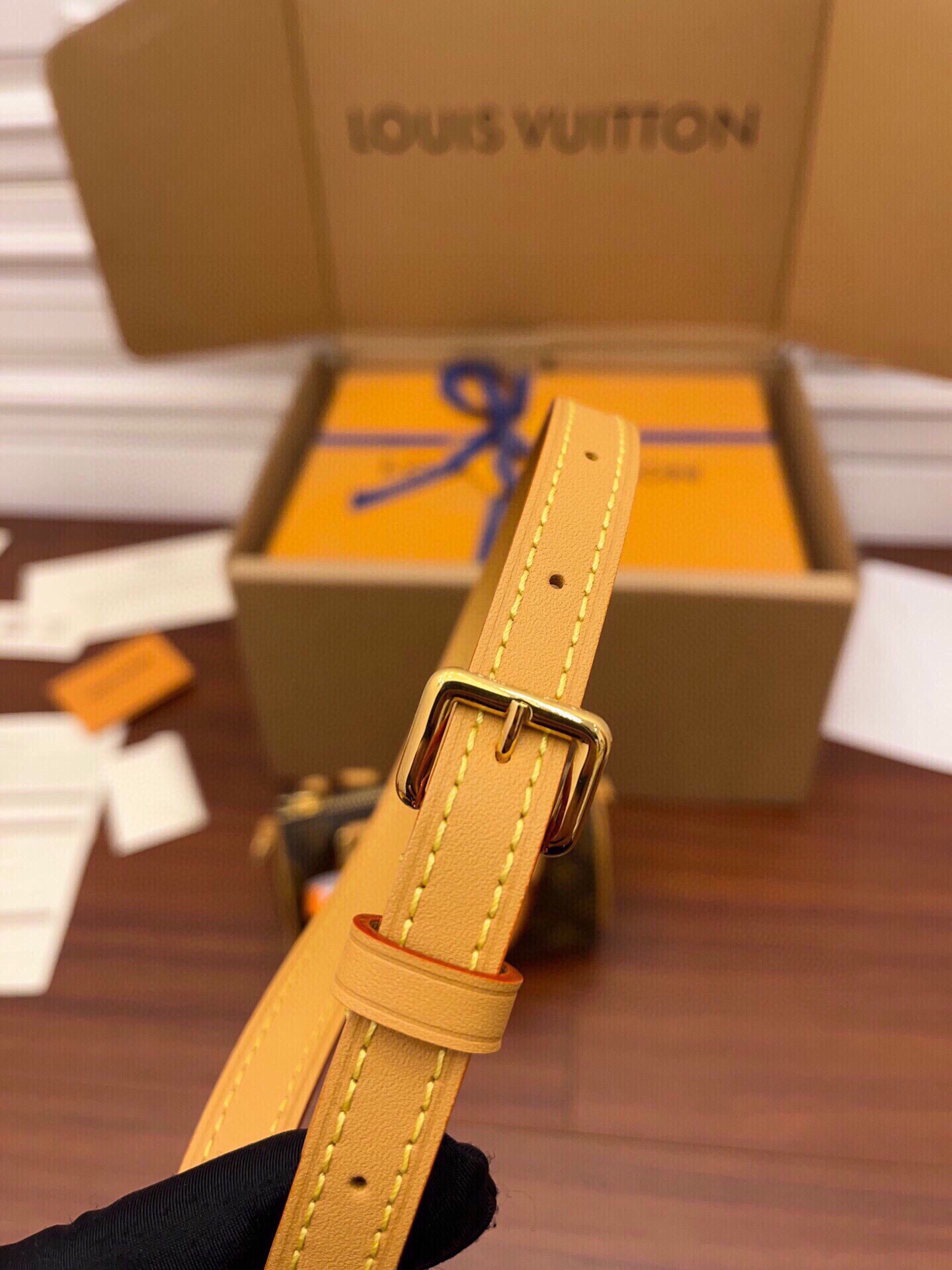 LOUIS VUITTON Speedy Nano 经典  老花 可拆卸调节肩带 拉链   斜挎包  女款 迷你 棕色 M81085