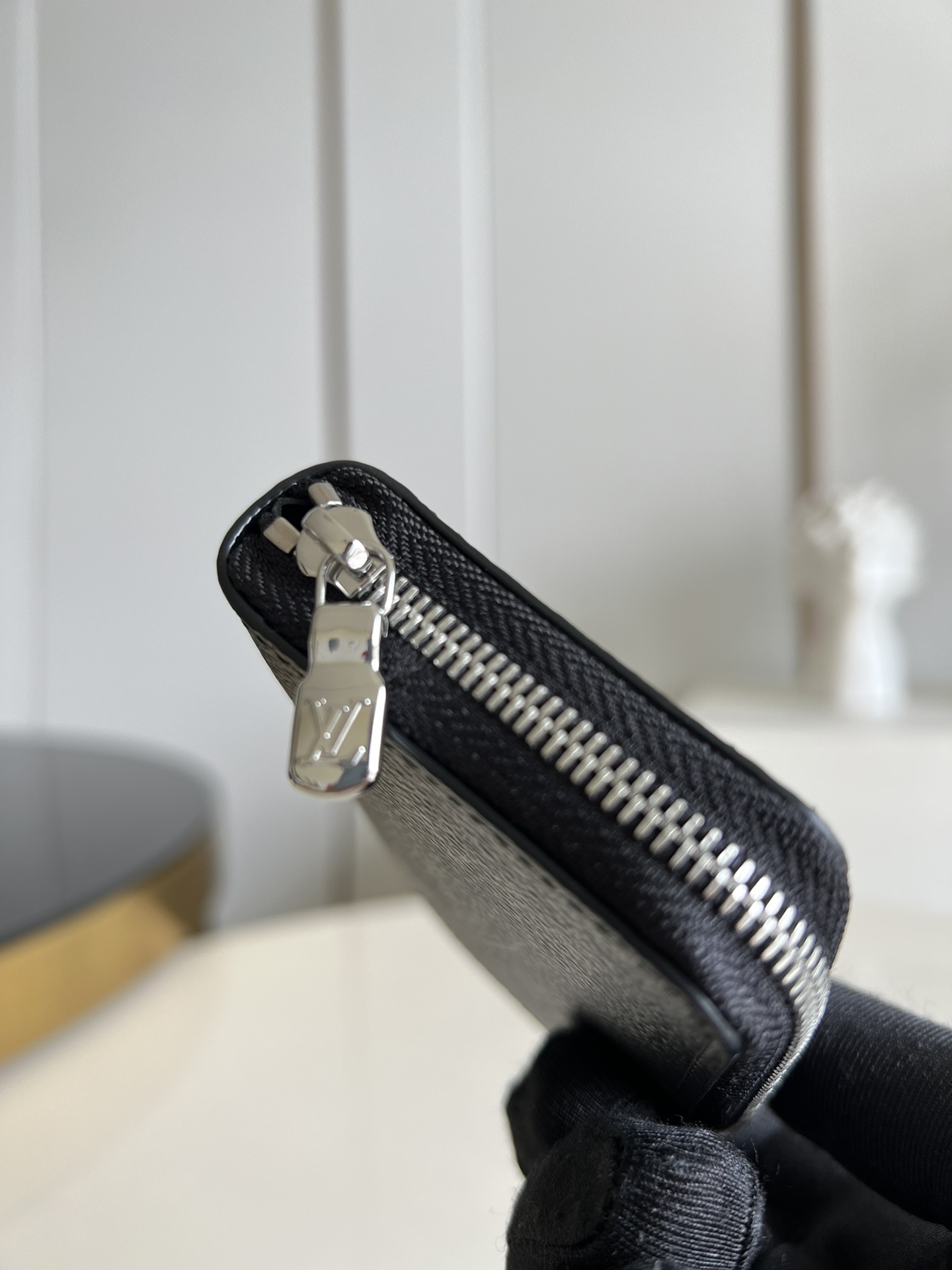  LOUIS VUITTON 路易威登  零钱包 小牛皮经典老花压纹口袋 钱夹 钱包 男女同款 黑色 M81662