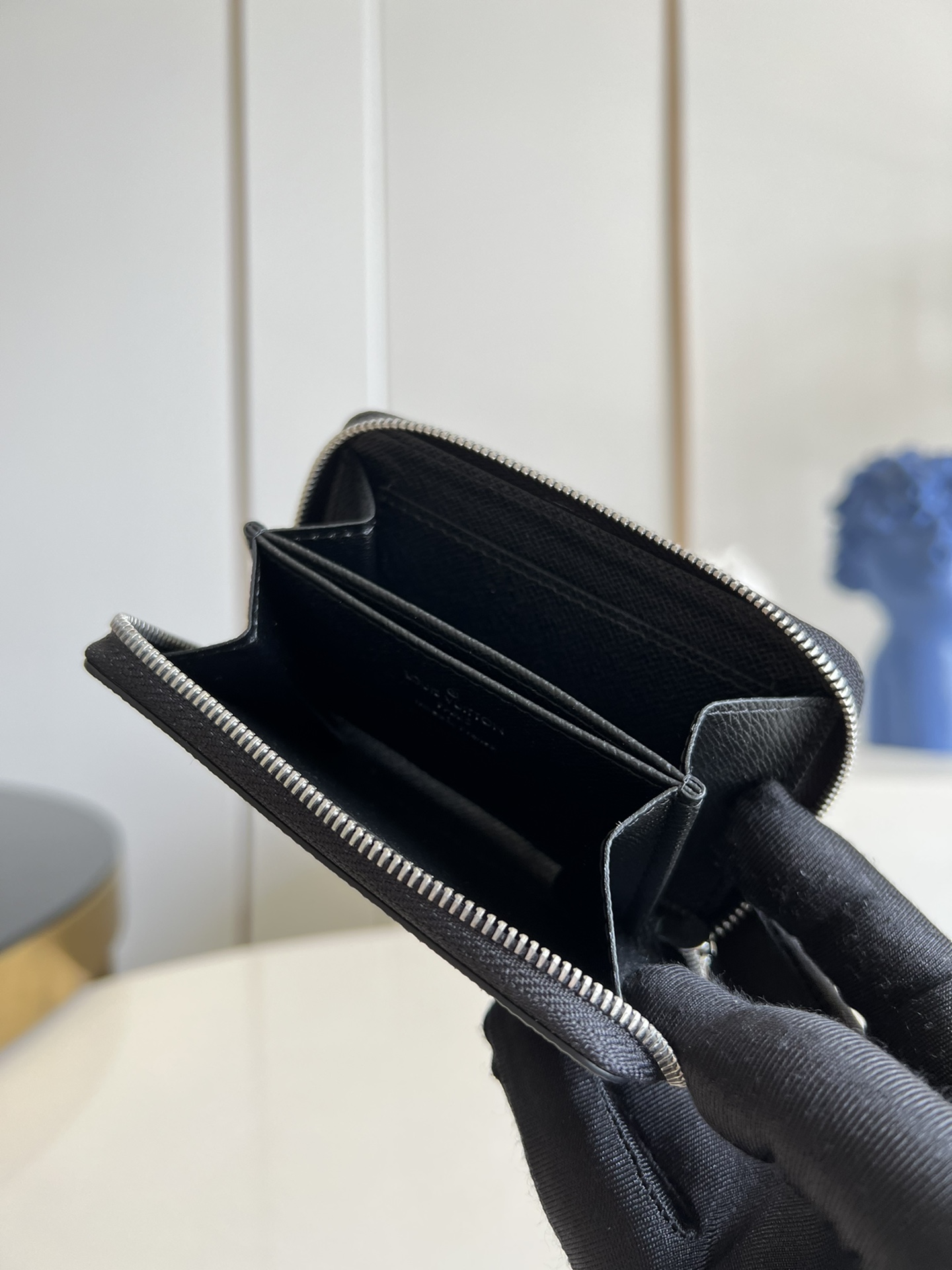  LOUIS VUITTON 路易威登  零钱包 小牛皮经典老花压纹口袋 钱夹 钱包 男女同款 黑色 M81662