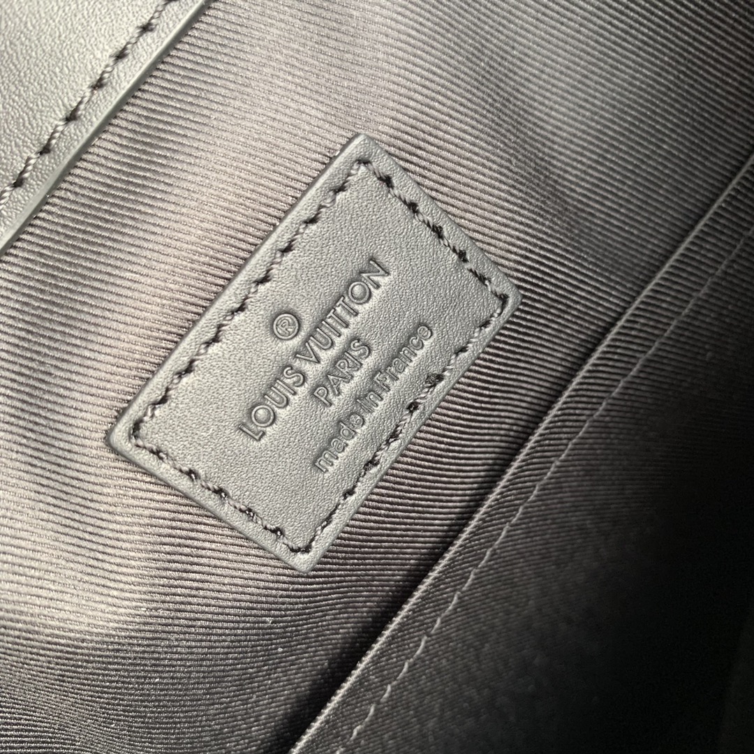 LOUIS VUITTON 路易威登 Sac Plat 24H老花满印钩扣开合压纹皮革 托特包 斜挎包 单肩包 手提包 黑色 M21865