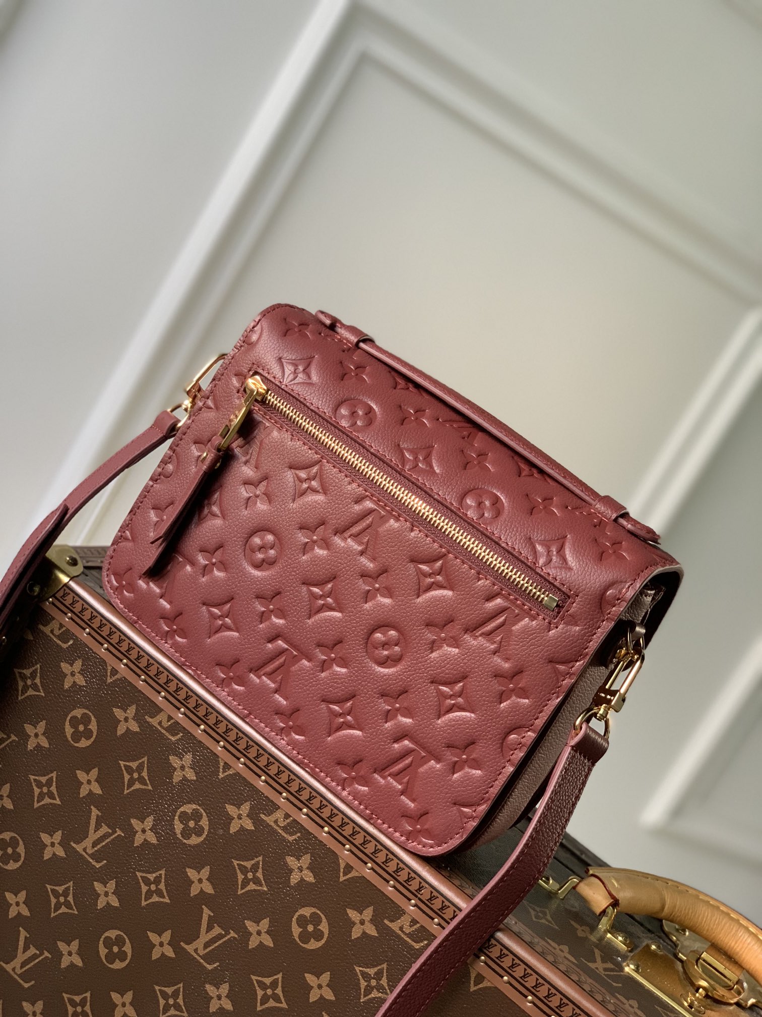 LOUIS VUITTON 路易威登 Pochette Metis 老花压印牛皮 斜挎包 单肩包 手提包 酒红色 M41487