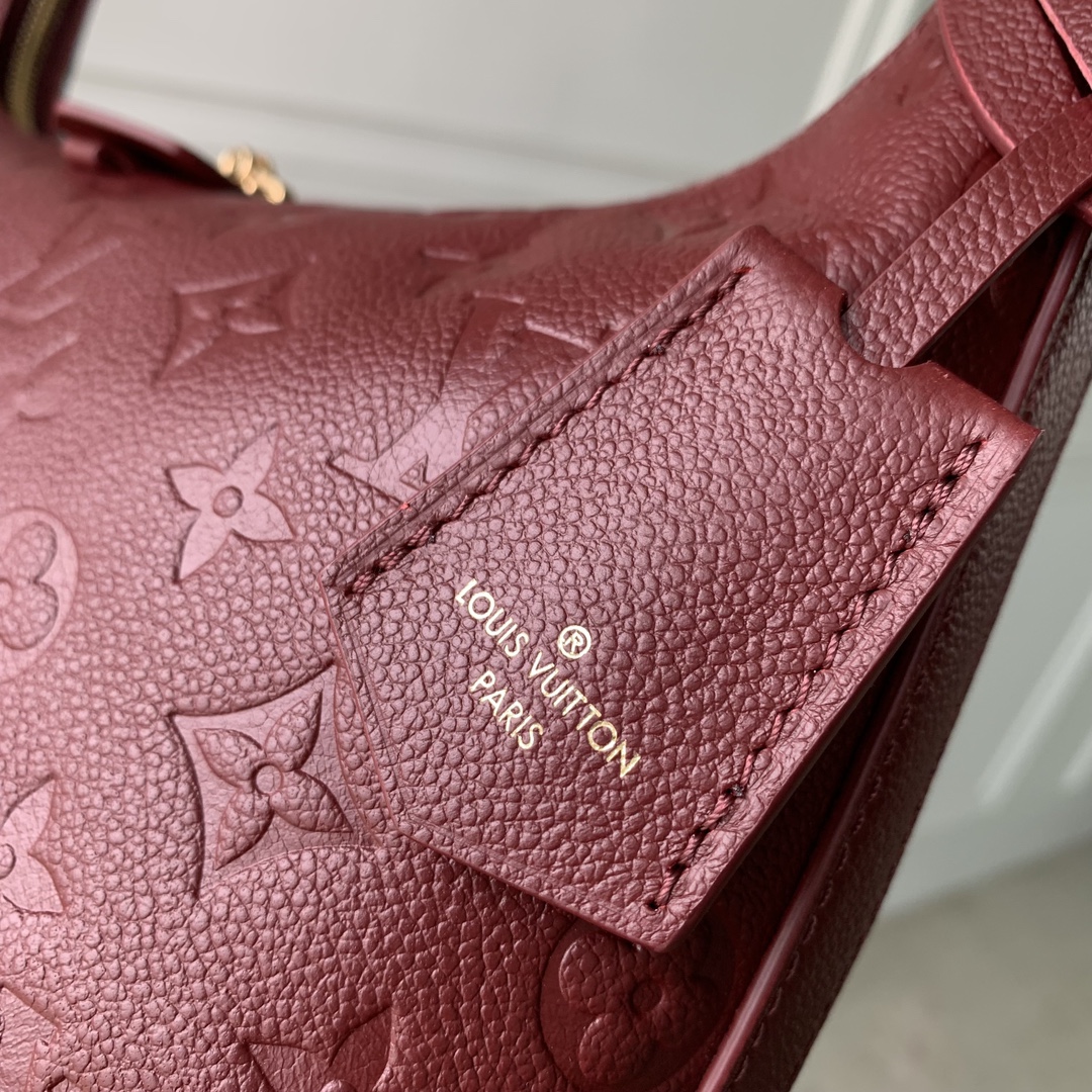 LOUIS VUITTON 路易威登 Sac Sport 拉链开合压花柔软粒面牛皮 斜挎包 单肩包 手提包 酒红色 M46610