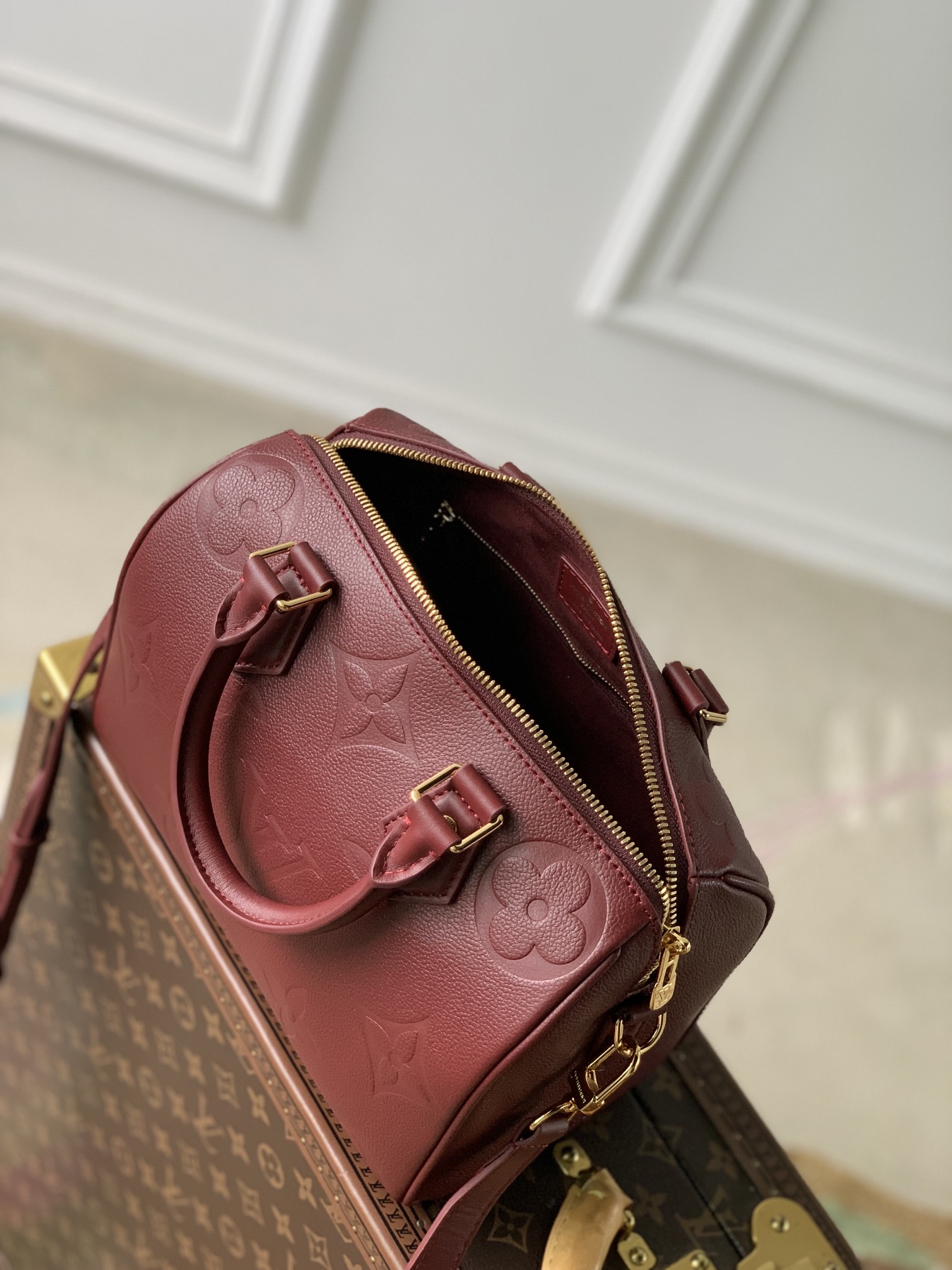 LOUIS VUITTON 路易威登 Speedy 25 可拆卸可调节肩带粒面牛皮老花压纹 斜挎包 单肩包 手提包 酒红色 M59273