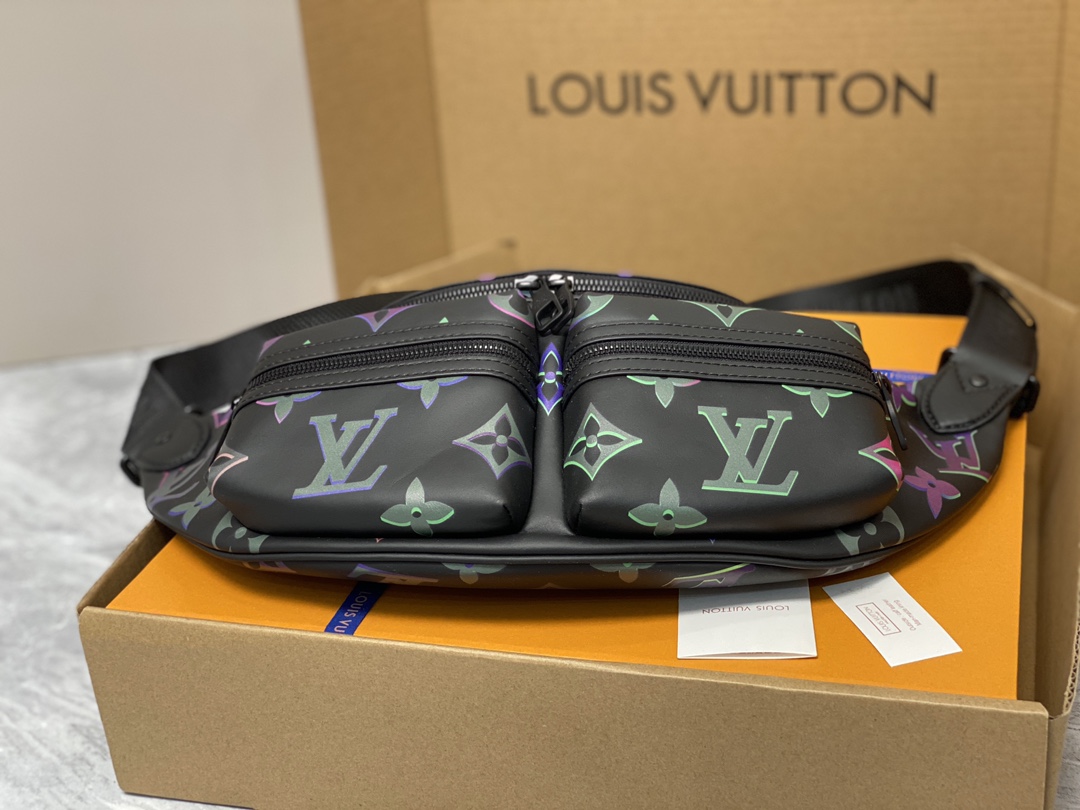 LOUIS VUITTON 路易威登 Comet Bumbag   斜挎包 单肩包 手提包 腰包 多色渐变  M22494