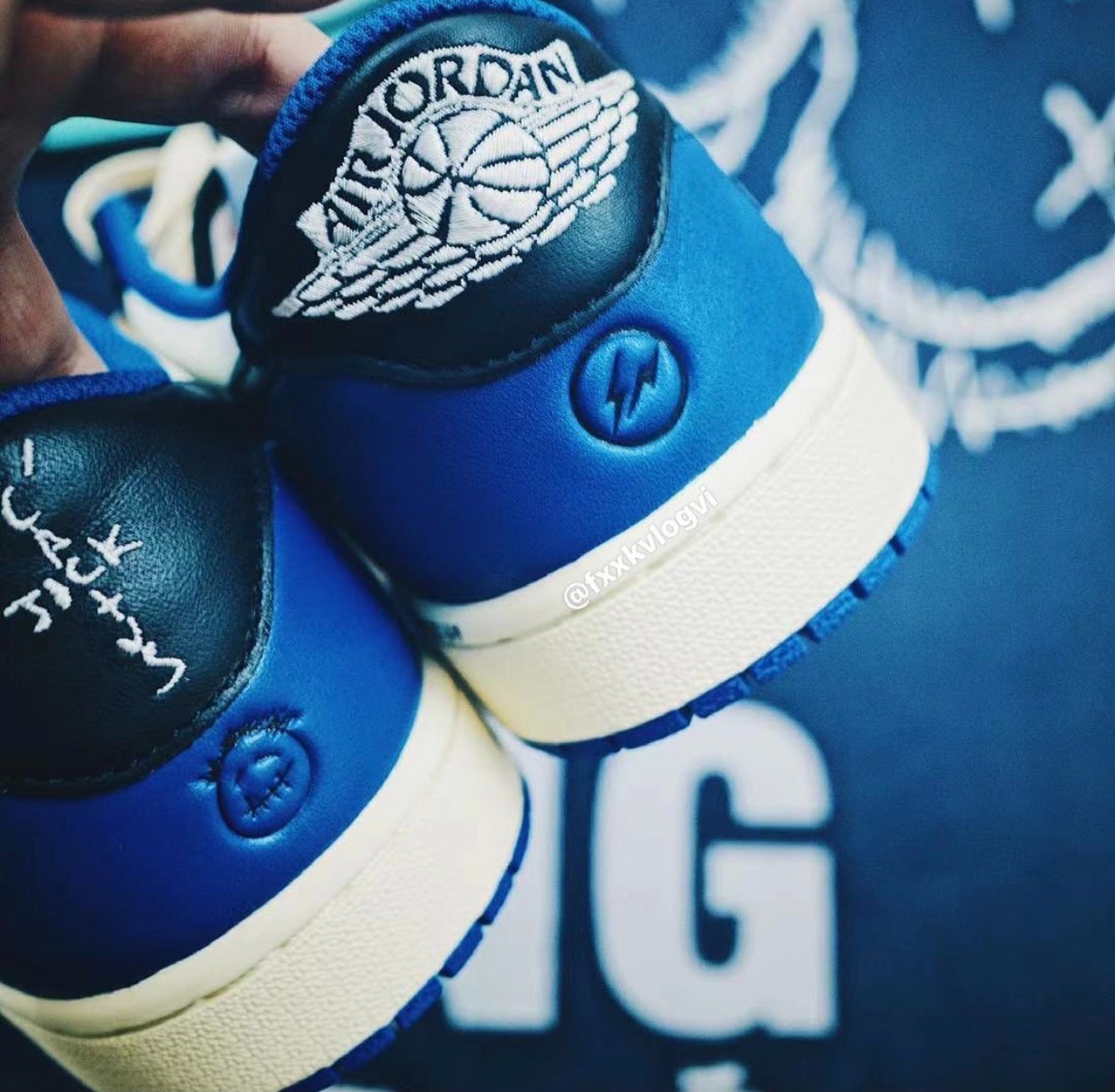 Nike,Travis Scott,fragment Des  低帮「闪电倒钩 AJ1」也要发售了！特殊鞋盒首次曝光！