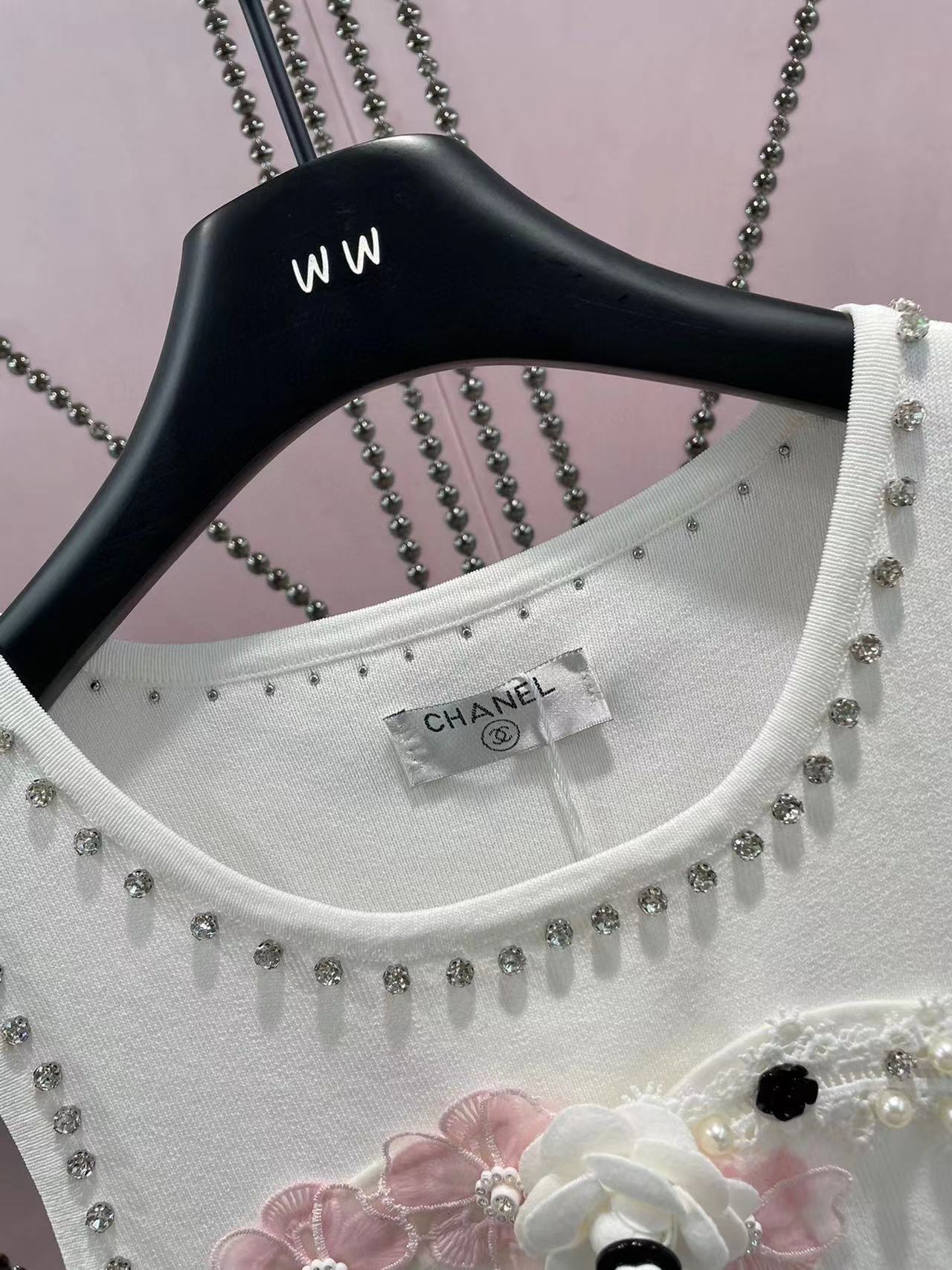 CHANE1立体カメリアニットベスト【50％割引+送料無料】