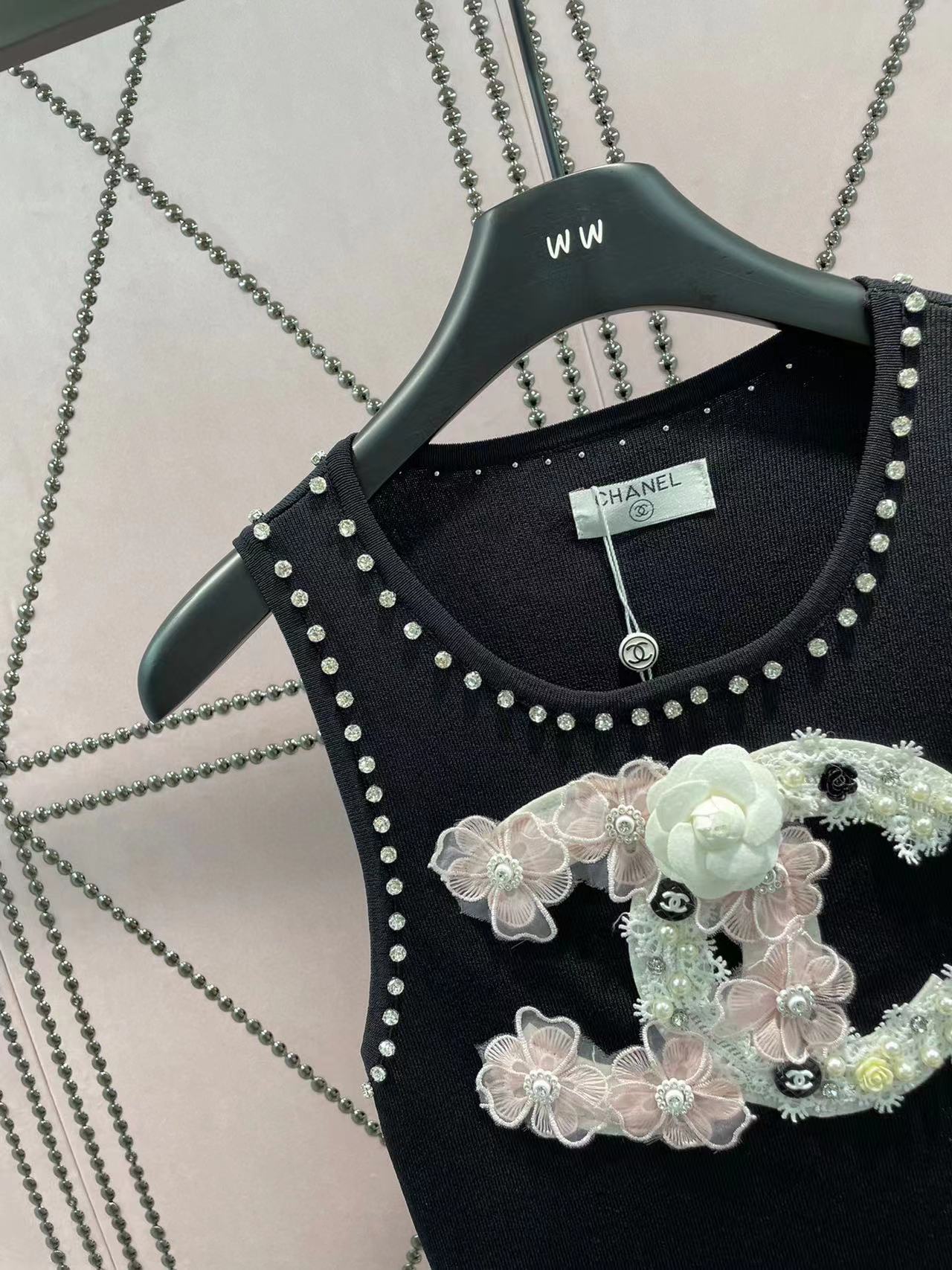 CHANE1立体カメリアニットベスト【50％割引+送料無料】