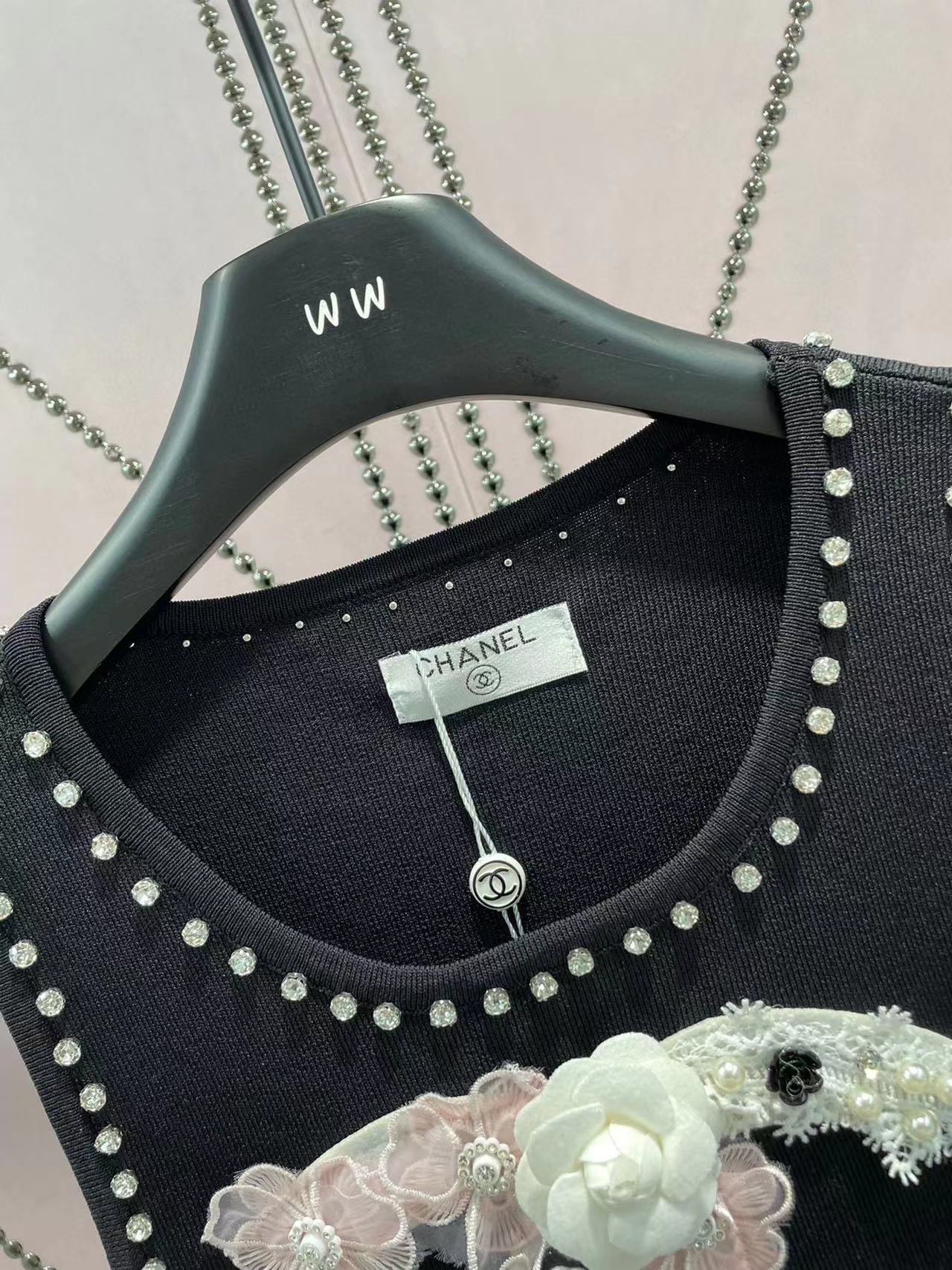 CHANE1立体カメリアニットベスト【50％割引+送料無料】