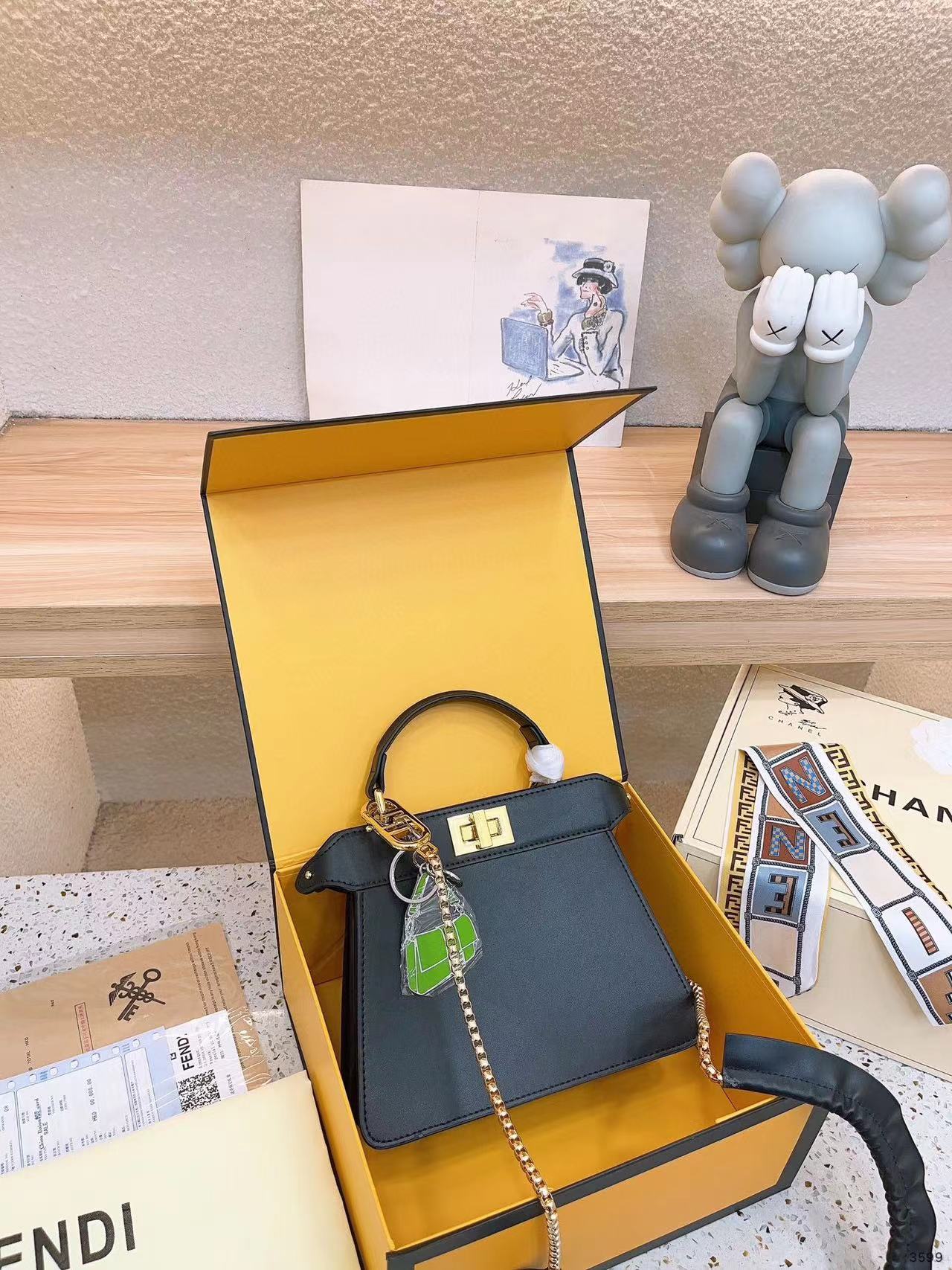 FEND1 高品質のポータブル ショルダー メッセンジャー バッグ【50％割引+送料無料】