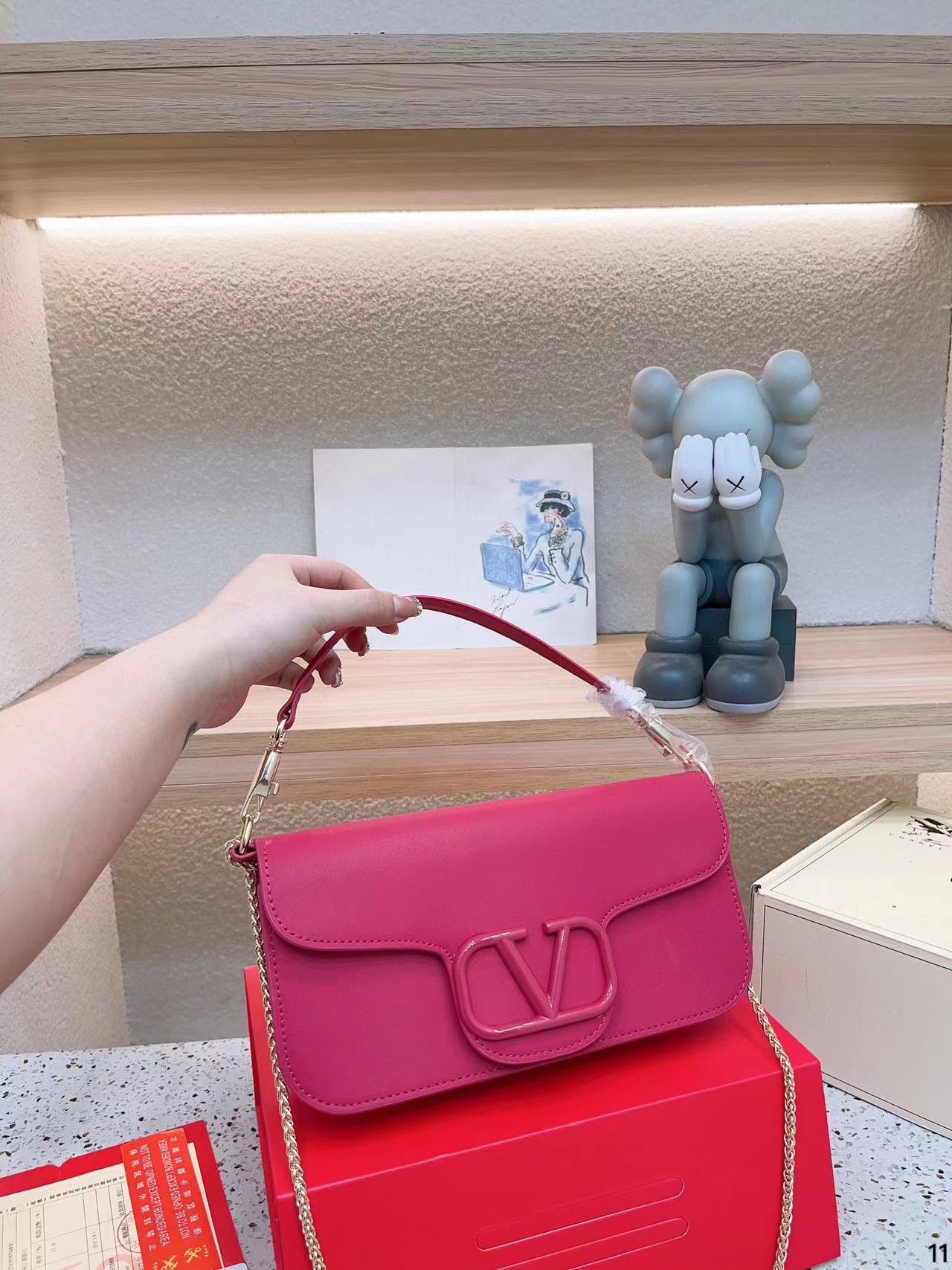 VALENT1NO チェーンバッグ28*13cm【50％割引+送料無料】
