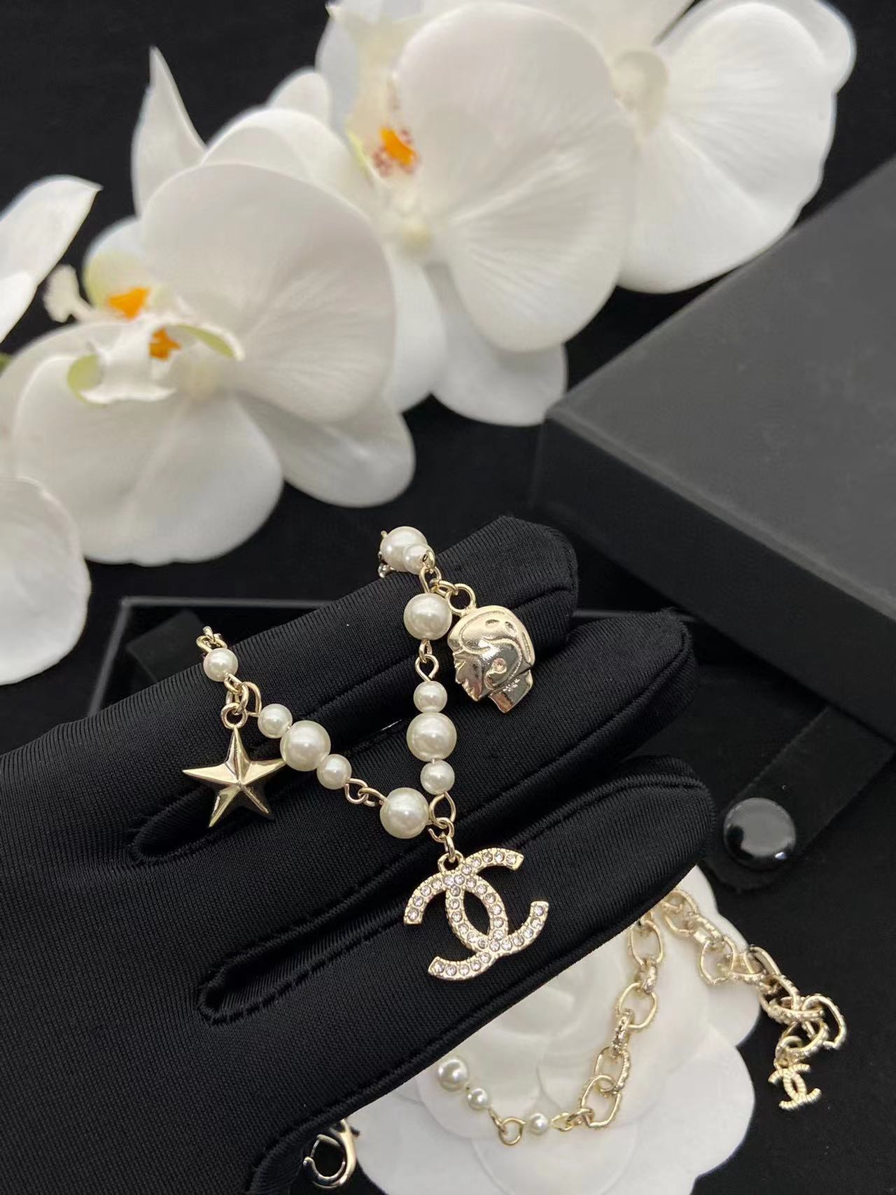 CHANE1 パール CC ヒューマンヘッド ネックレス【 50％割引+送料無料】