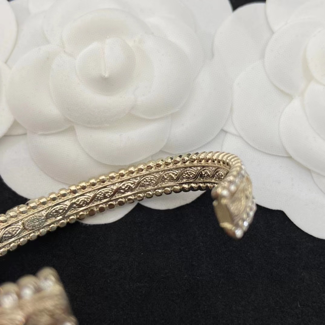 CHANE1 ダイヤモンド CC テクスチャー ブレスレット【50％割引+送料無料】