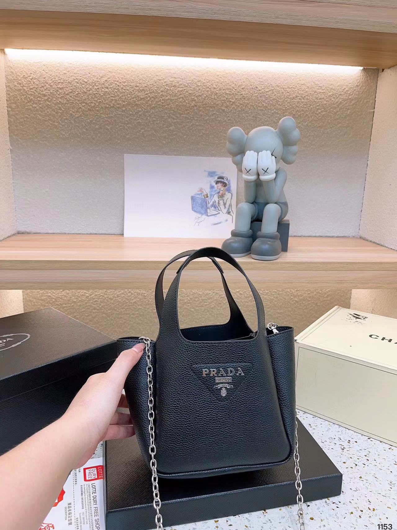 PR4DA レザーハンドバッグ【50％割引+送料無料】