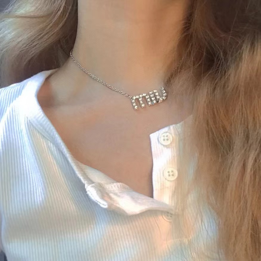 M1UM1U クリスタル ネックレス【50％割引+送料無料】