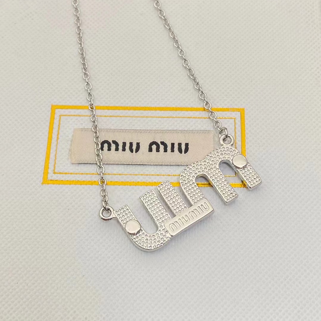 M1UM1U クリスタル ネックレス【50％割引+送料無料】