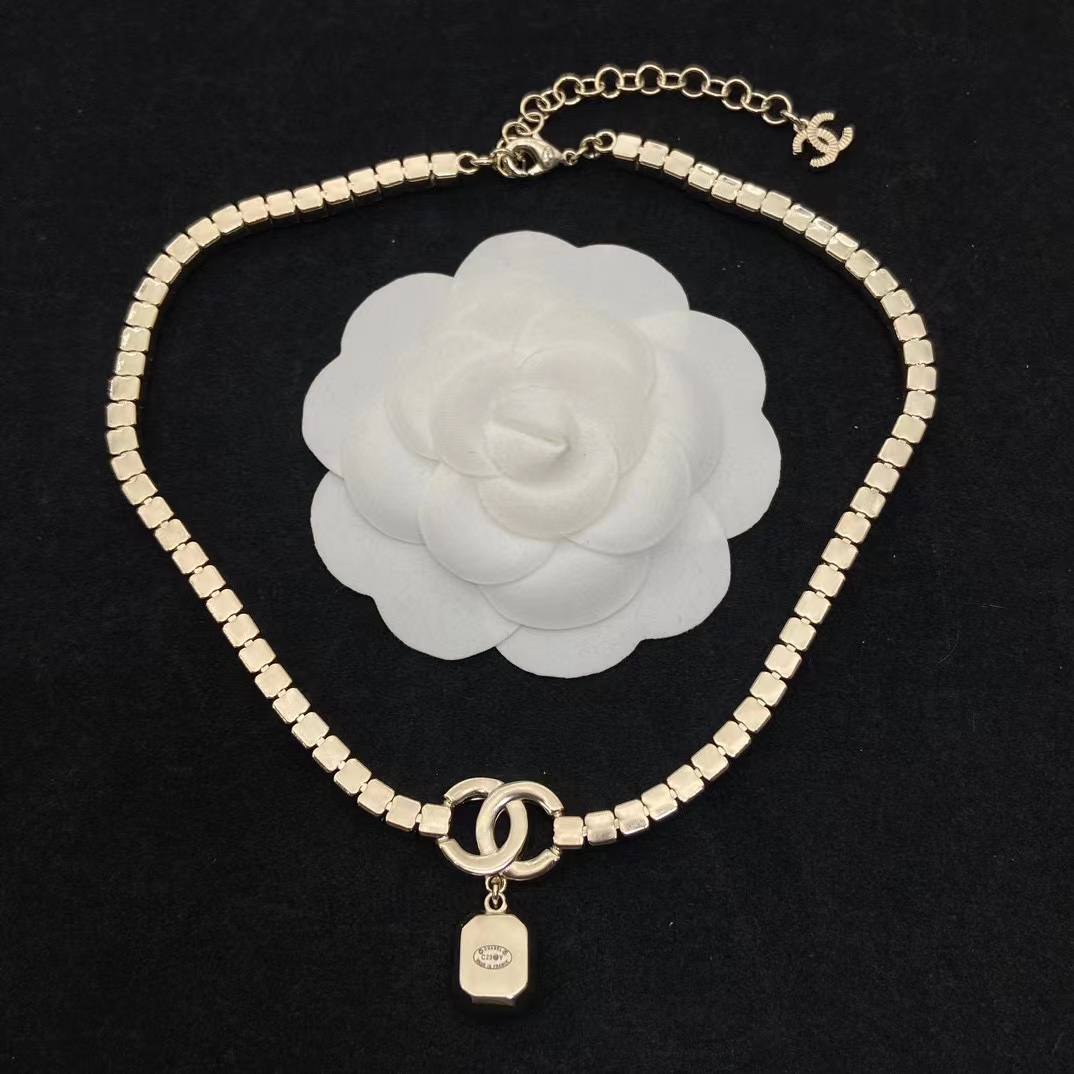 CHANE1 新作 ダブルC クリスタル ネックレス【 50％割引+送料無料】