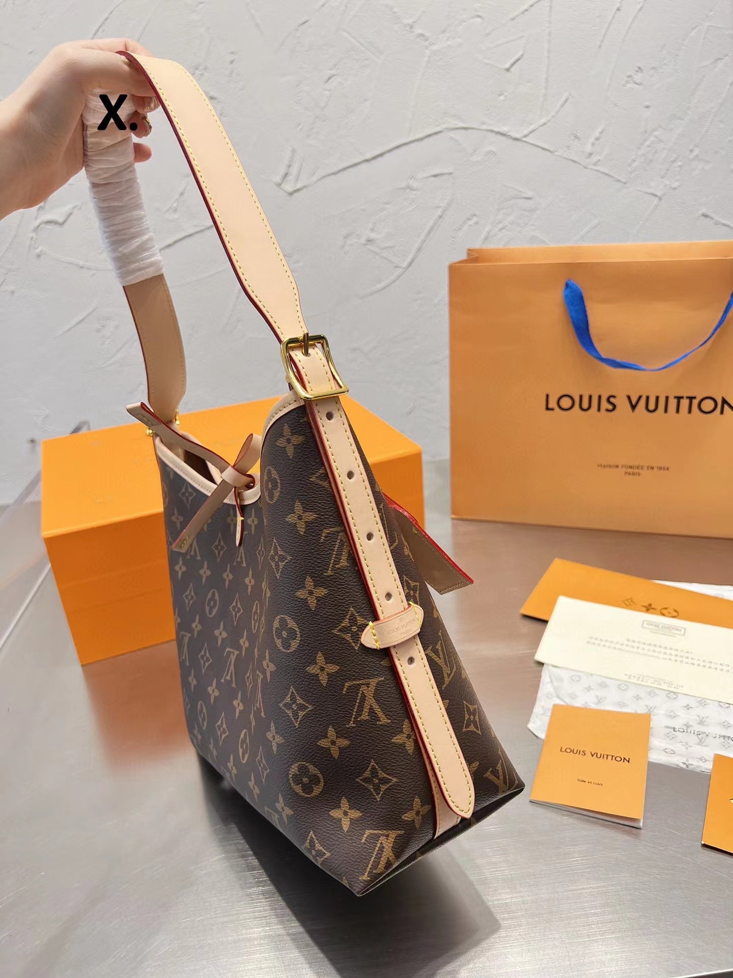 ⭐【LV】Carry all 脇の下バッグ【50％割引+送料無料】