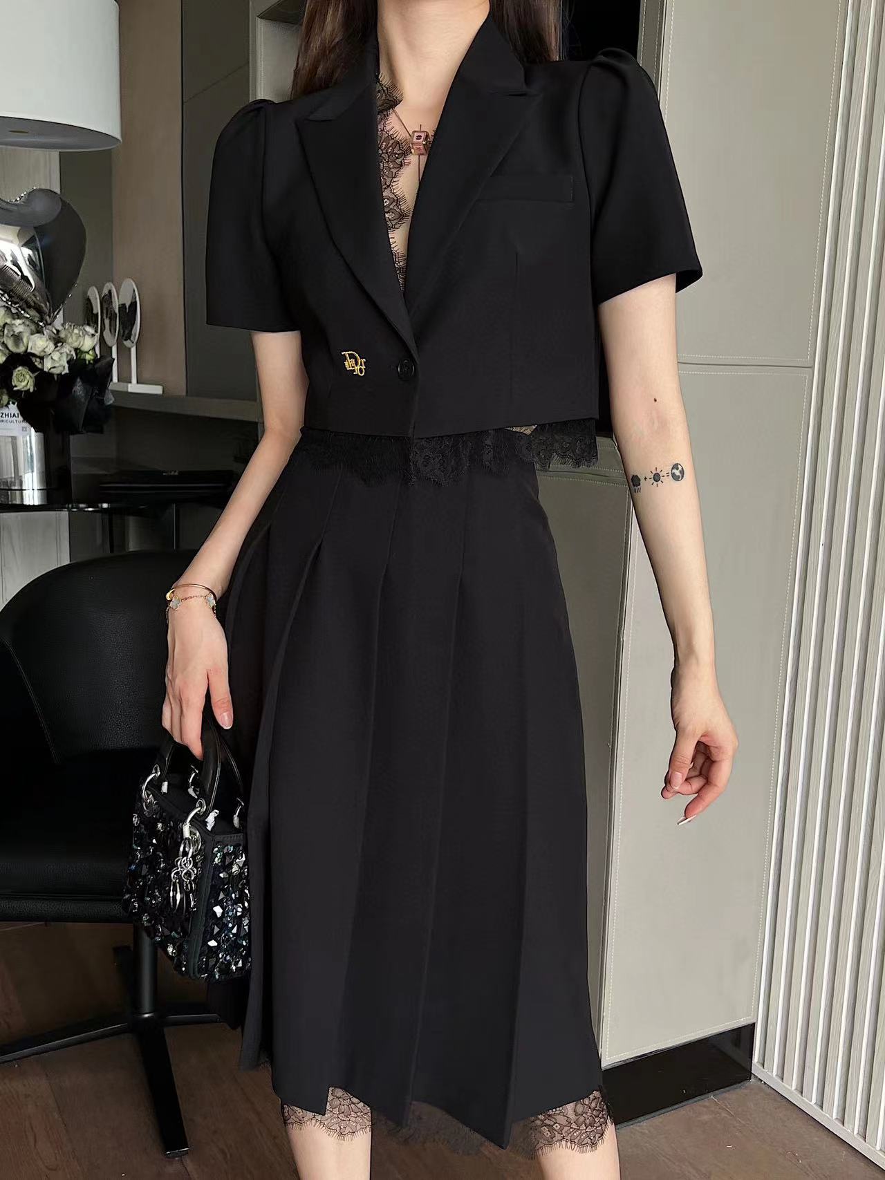 【D1OR 】春夏新作スペルレーススーツショートジャケット+スカート【50％割引+送料無料】