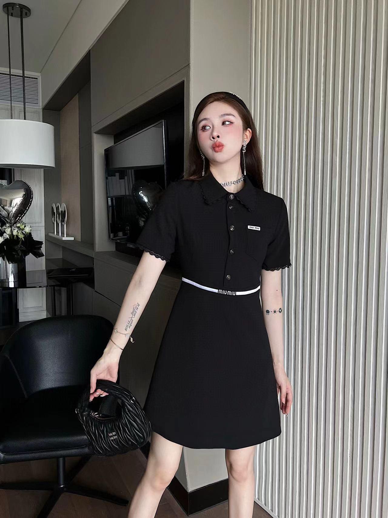 ⭐【M1UM1U】春夏新作ラペルドレス【50％割引+送料無料】