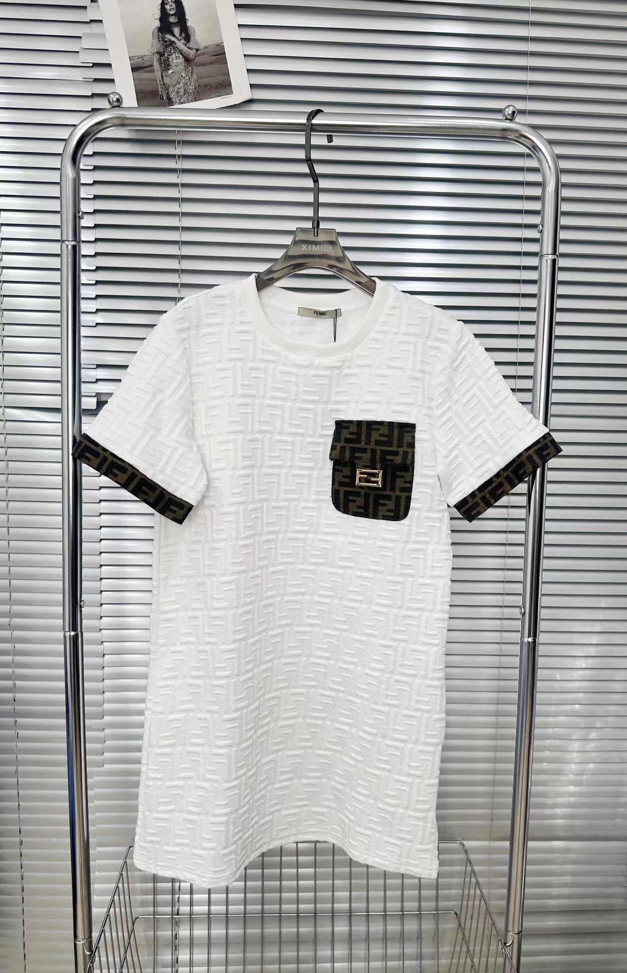 ⭐FEND1 ジャガードレタースリーブパネルドレス【50％割引+送料無料】