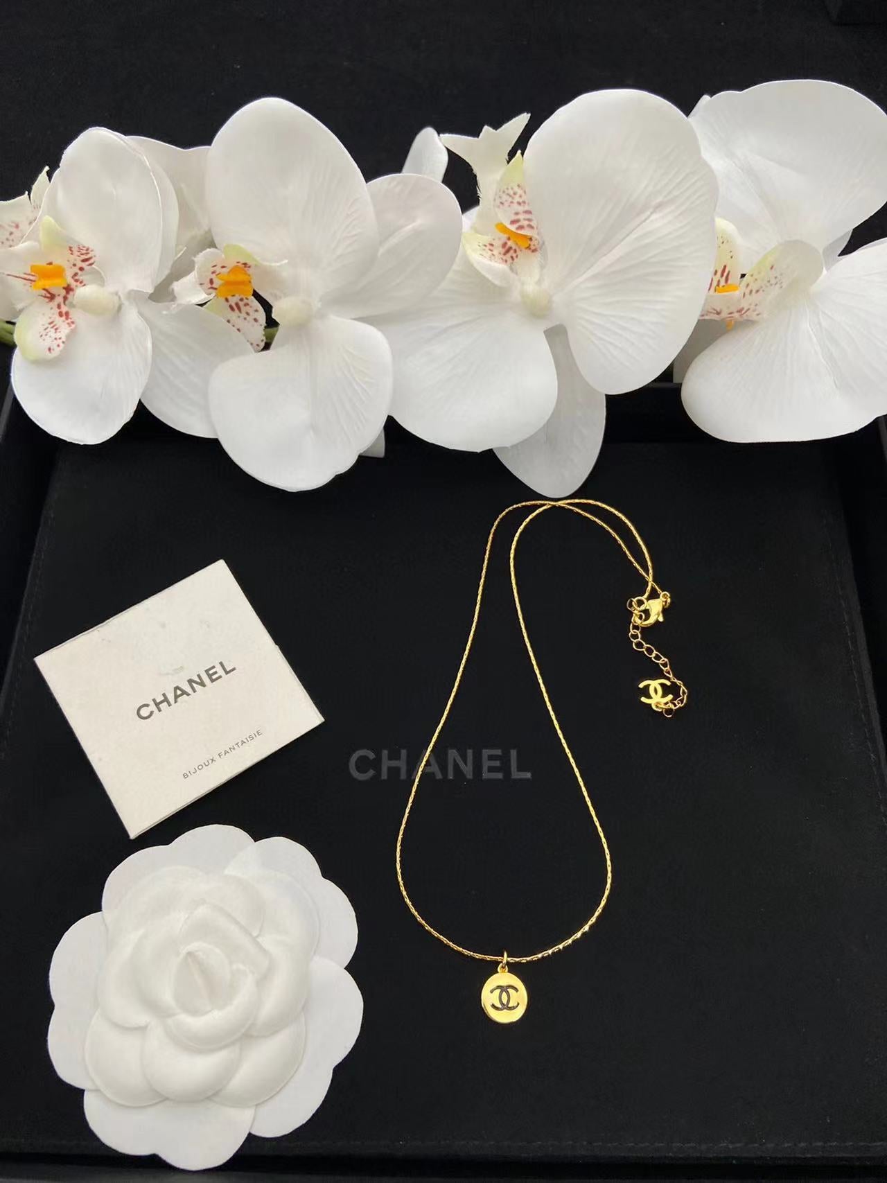 CHANE1 vintageゴールドエンドウのネックレス 【50％割引+送料無】