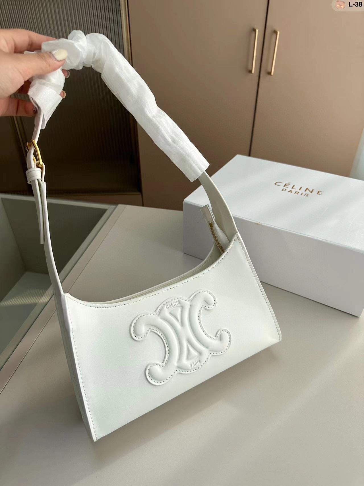 CEL1NE ラージロゴ アンダーアームバッグ【50％割引+送料無料】