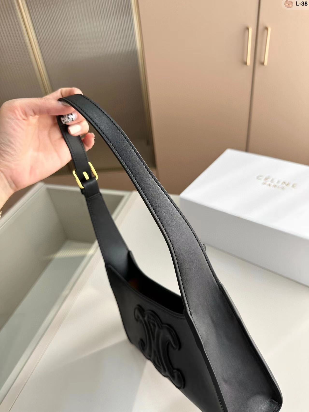 CEL1NE ラージロゴ アンダーアームバッグ【50％割引+送料無料】