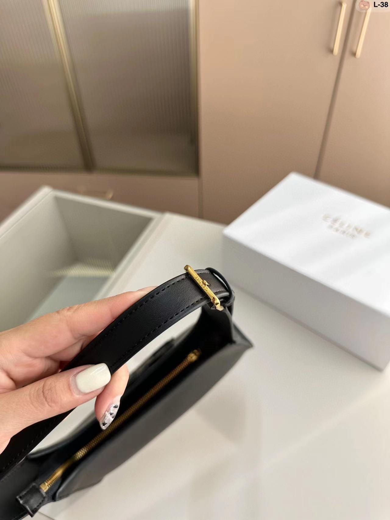 CEL1NE ラージロゴ アンダーアームバッグ【50％割引+送料無料】